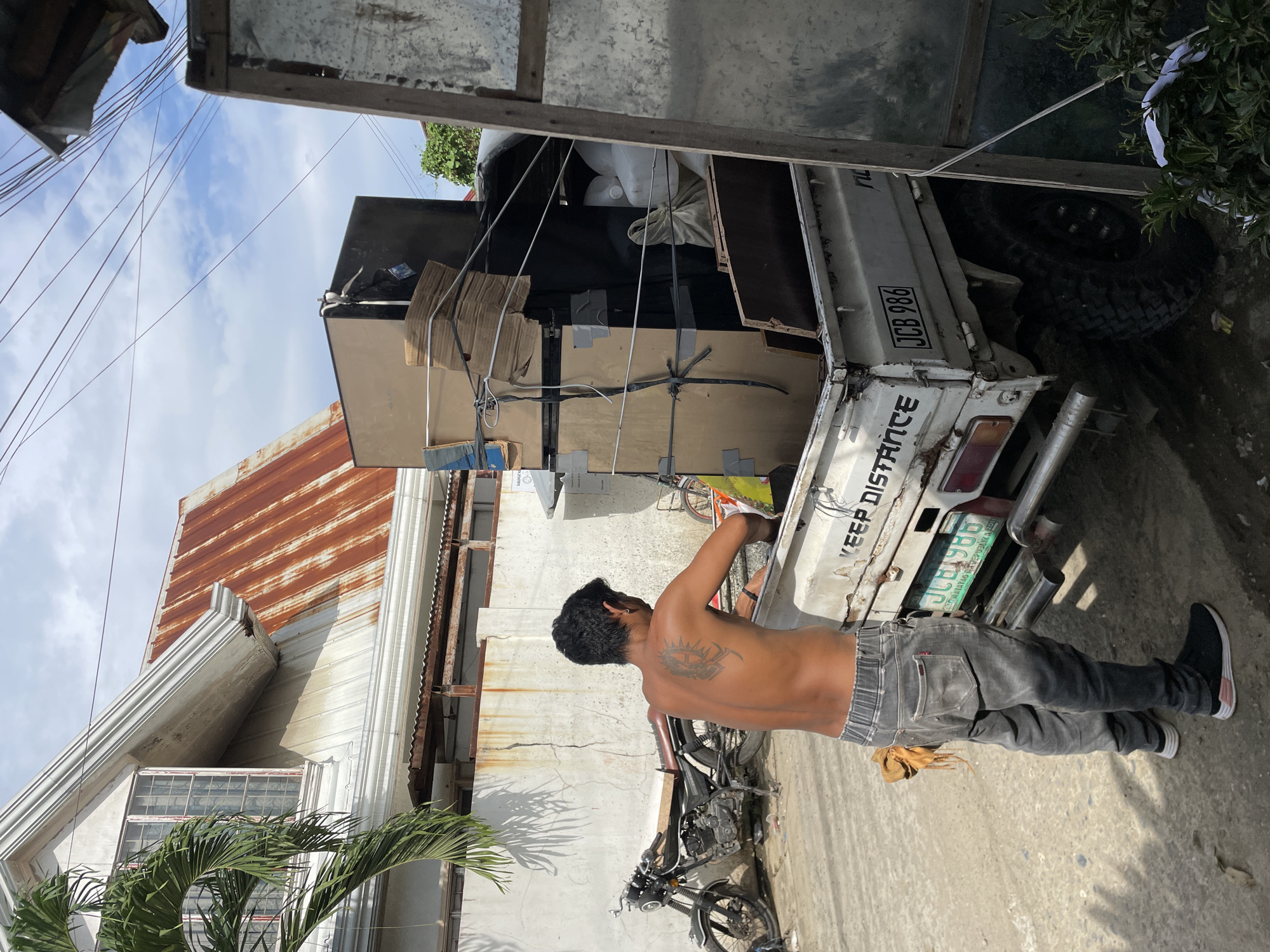 Morning Life Scenes Documented Across Davao City Neighborhoods
