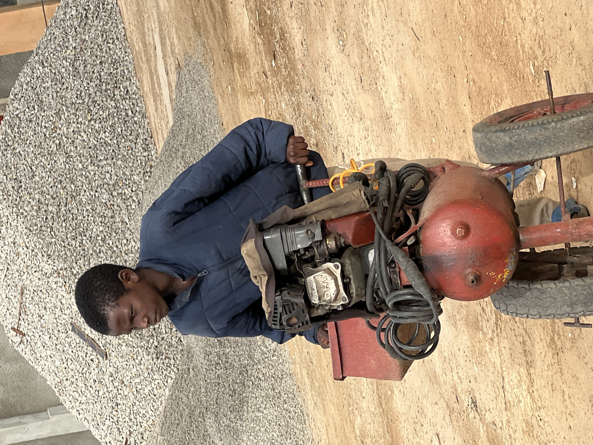 Construction work and daily life documented in Barakin Lerawi