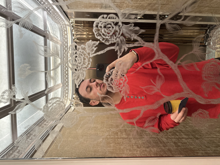 Person visits luxury London hotels in 16-minute span