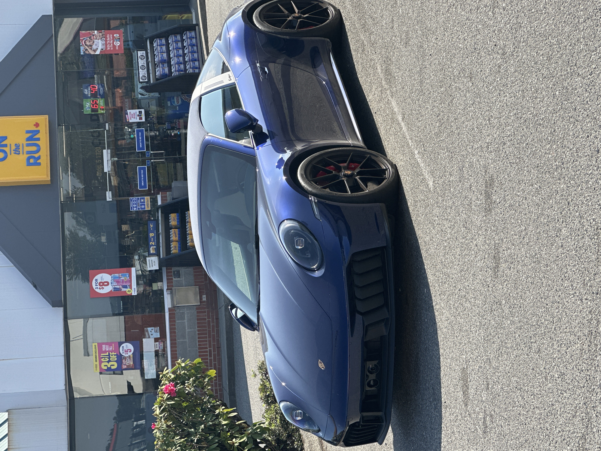 Blue Porsche spotted at Port Coquitlam convenience store
