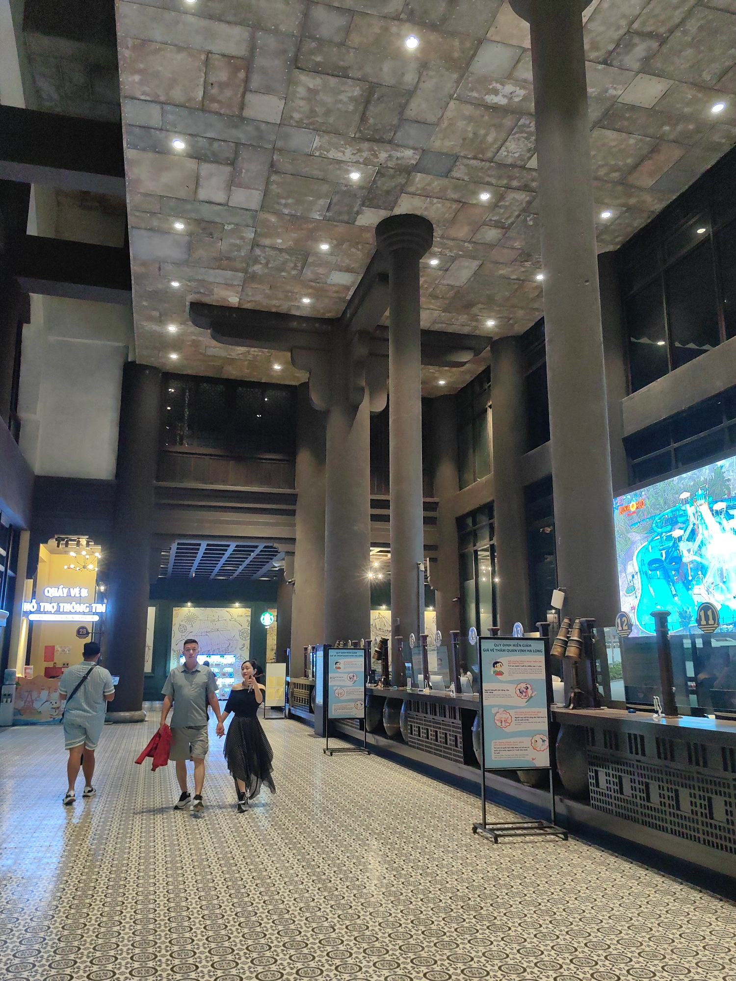 Interior architecture documented in Bai Chay Ward hall