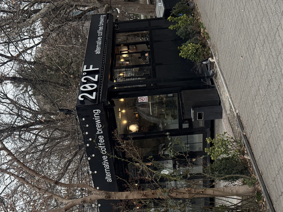 Casual afternoon documented across Yerevan cafes, restaurants and parks