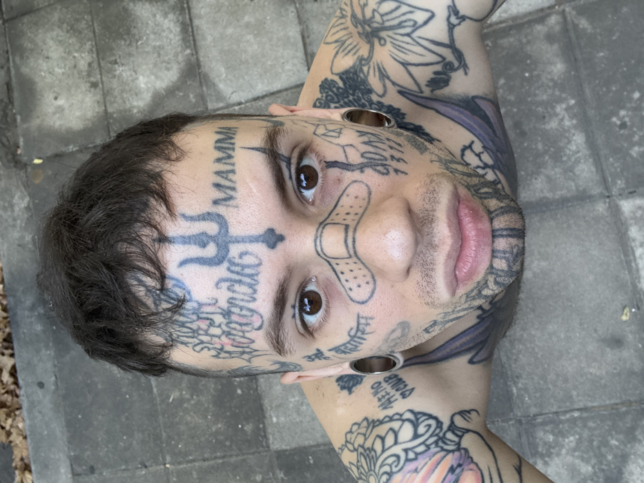 Tattooed couple documents evening together across Buenos Aires locations