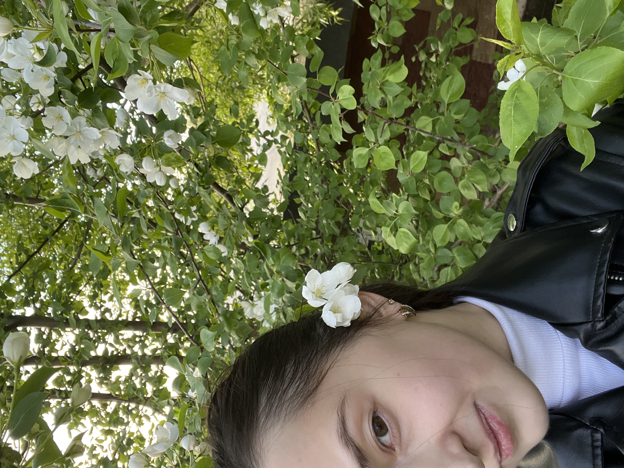Family barbecue and backyard activities documented in Dzerzhinsk, Russia
