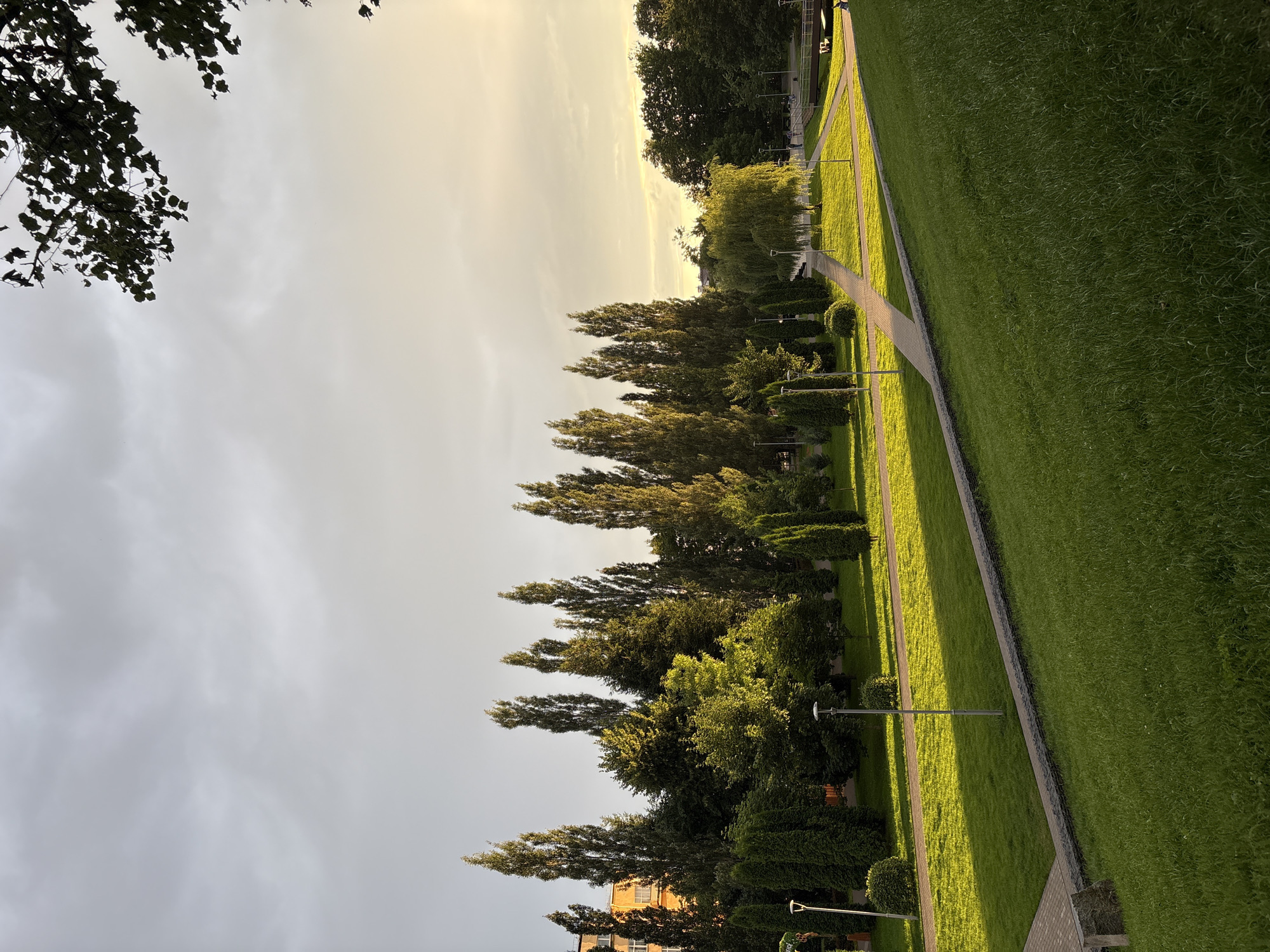 Evening stroll through Smolensk Kremlin park and canal grounds