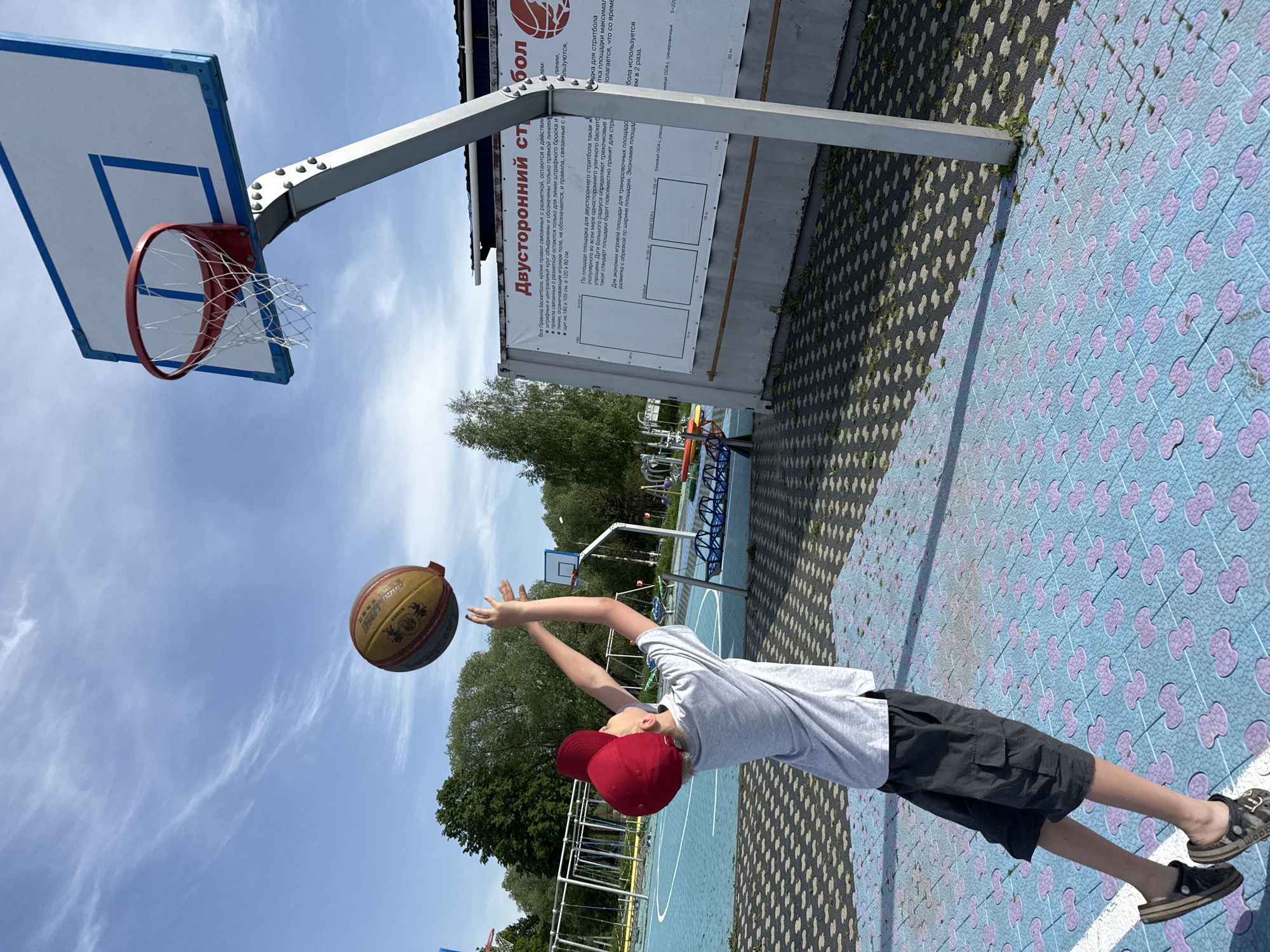 Community center activities documented in Sin'kovo, Russia