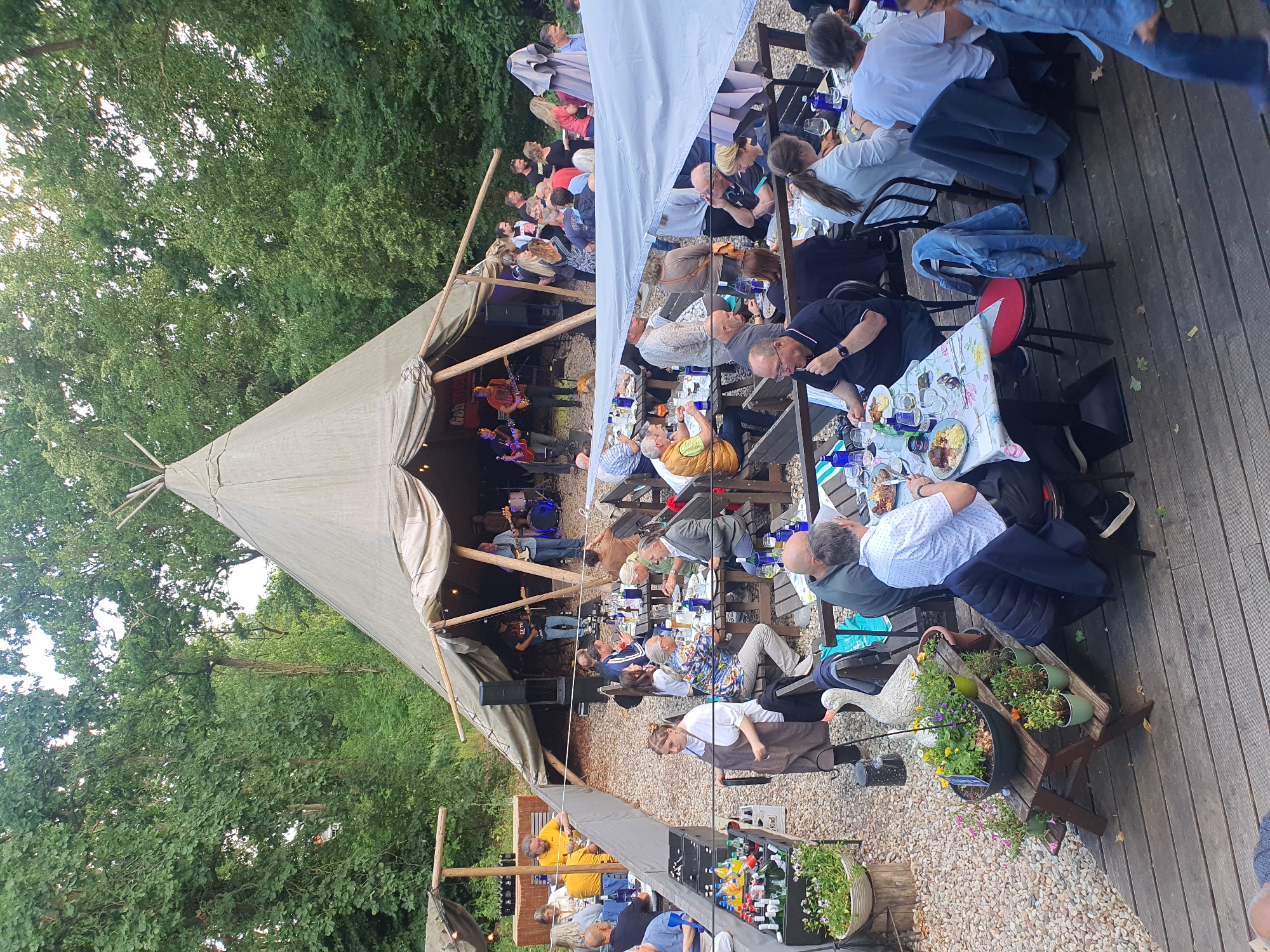 Live music and outdoor dining at Falkensee biergarten