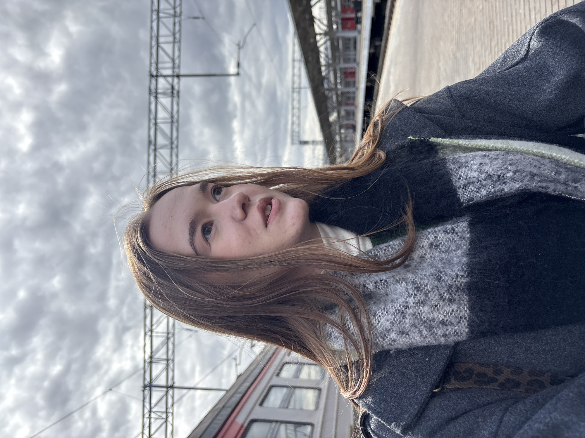 Women spotted at Kazan train station during morning hours