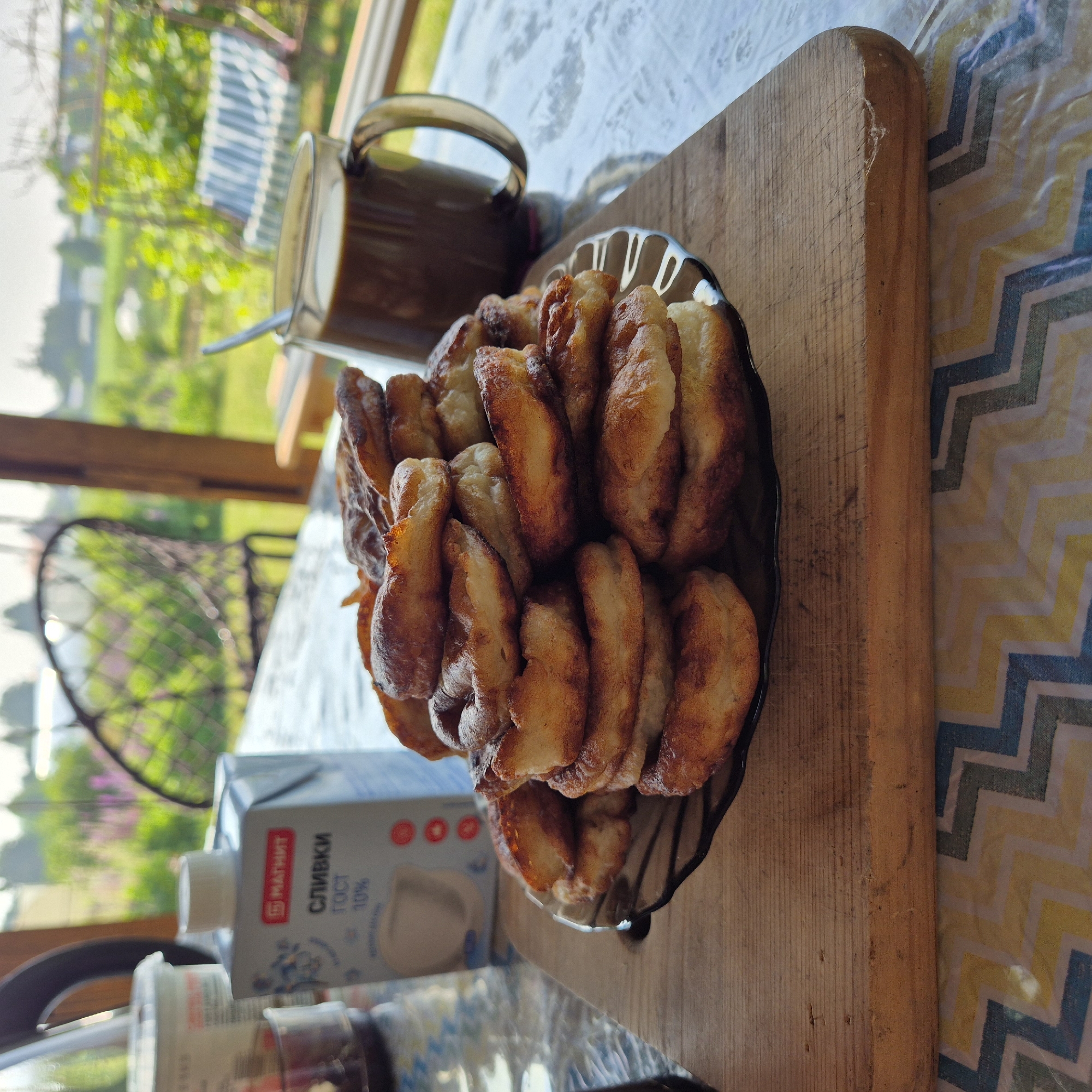 Dacha breakfast table, Novostroyka countryside