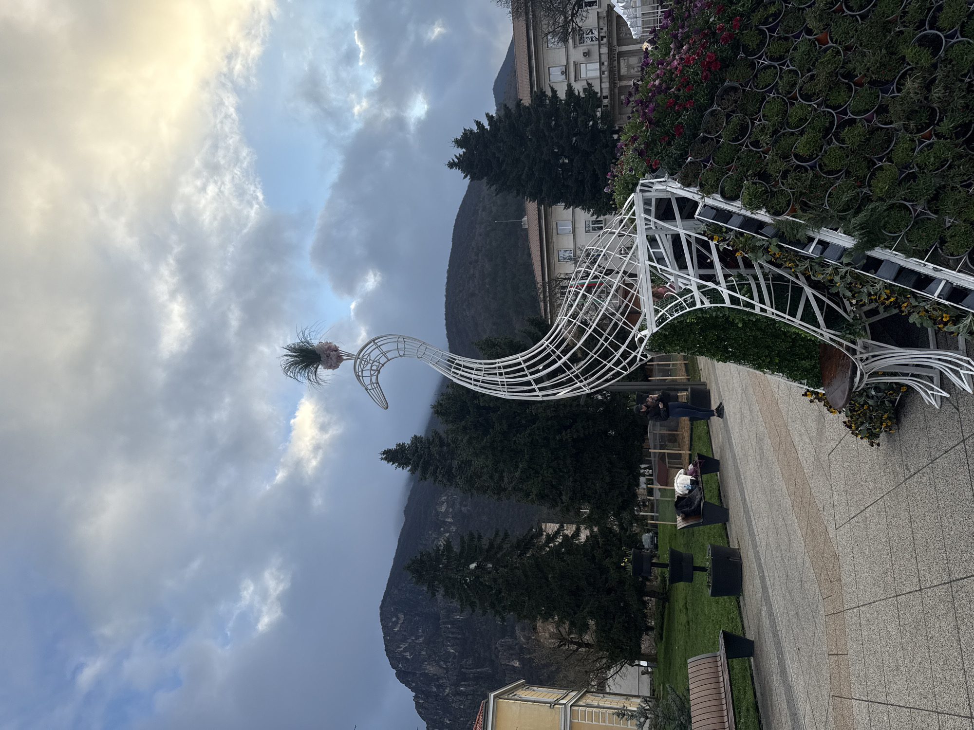 White musical note sculpture spotted in Vratsa, Bulgaria