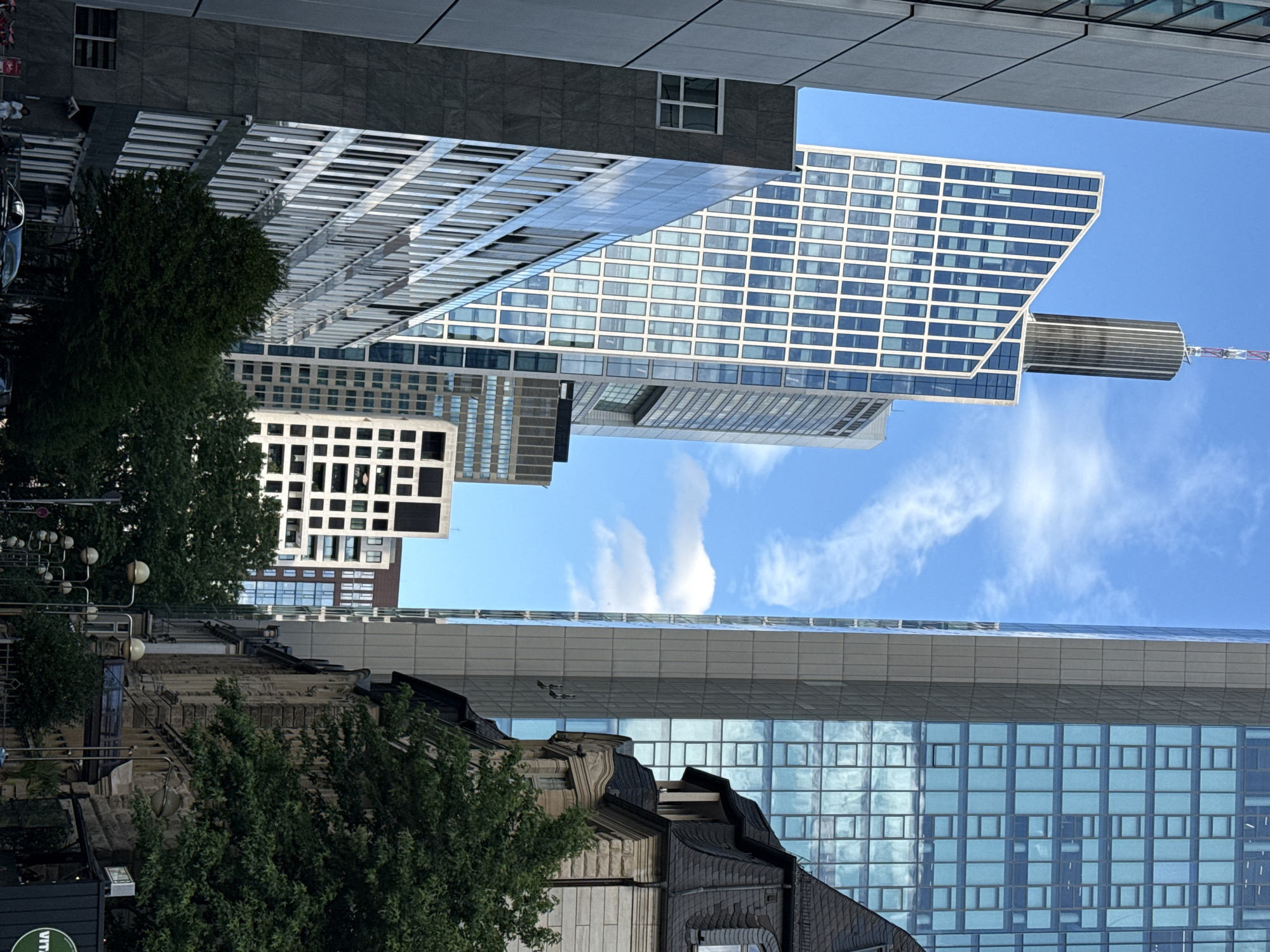 Street-level tour through Frankfurt's skyscraper district