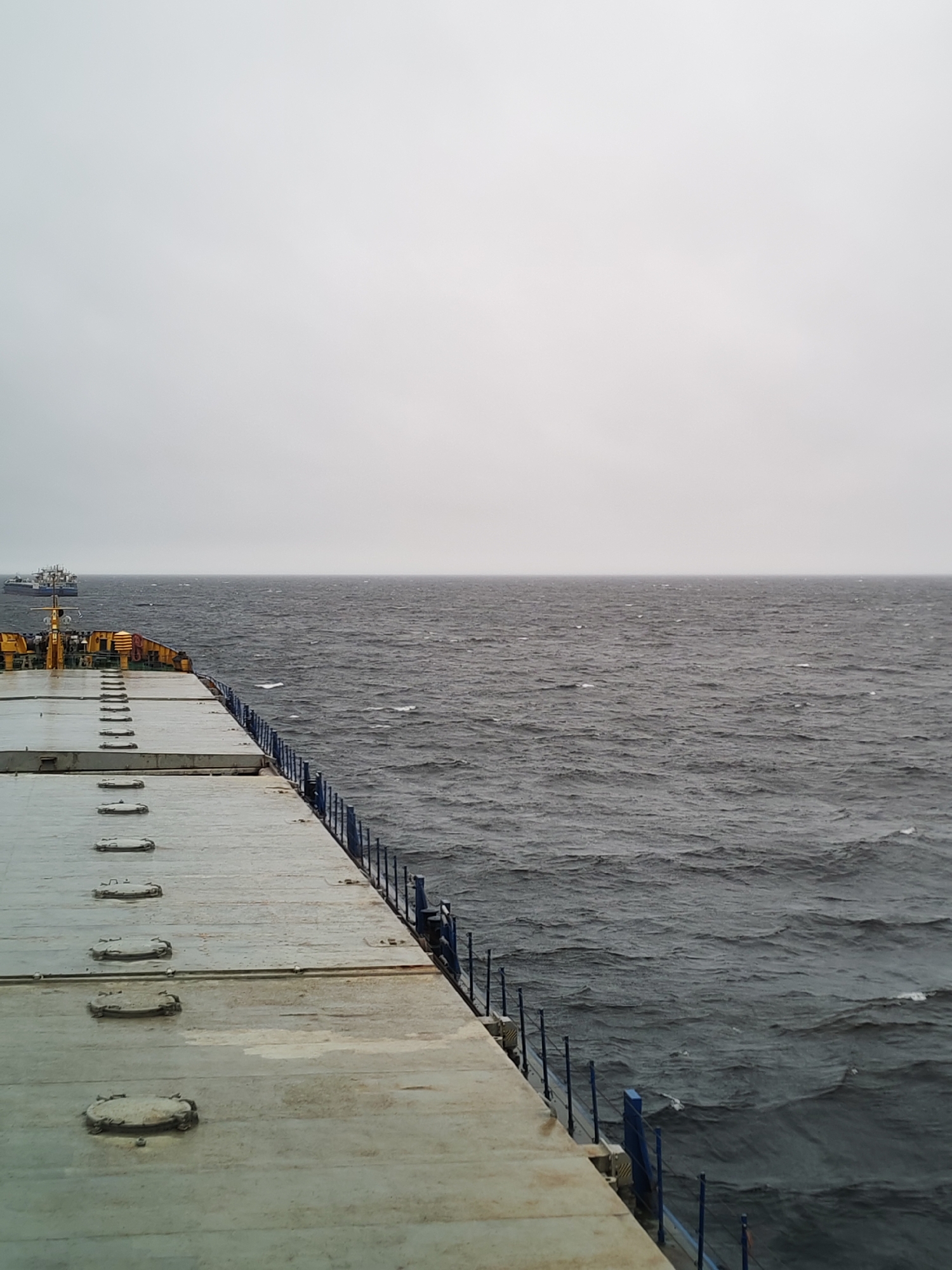 Ship encounters rough seas near Russian coast