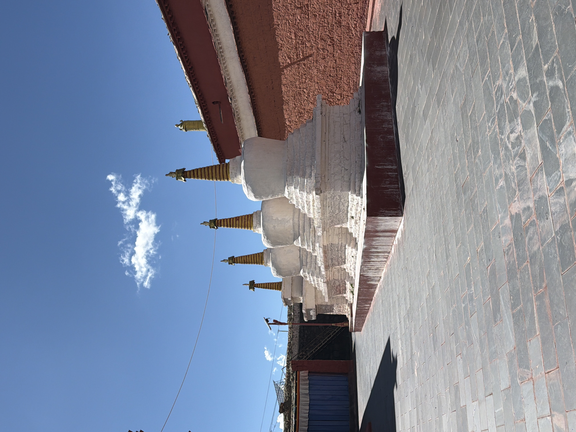 Visitor documents Tibetan Buddhist sites in Labrang township