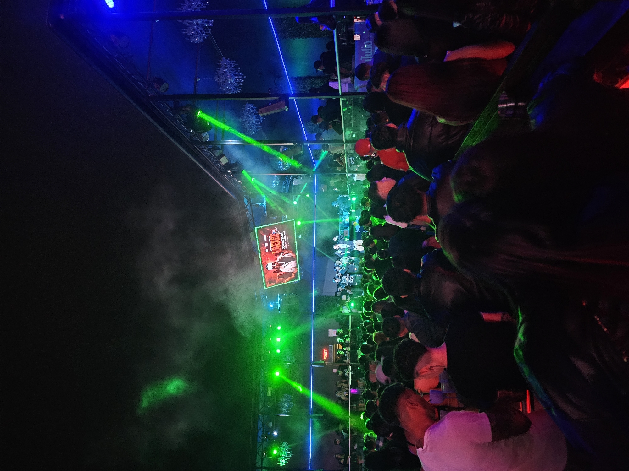 Hip-hop concert lights up a packed venue in Iquique
