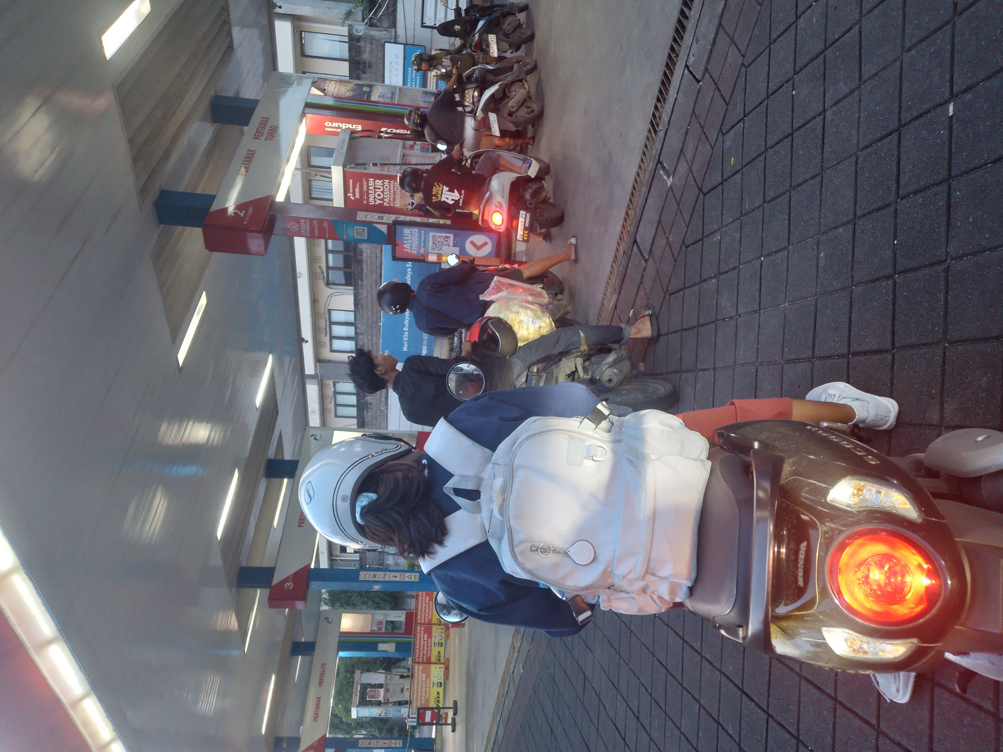 Witness documents Pertamina gas station in Kuta, Indonesia