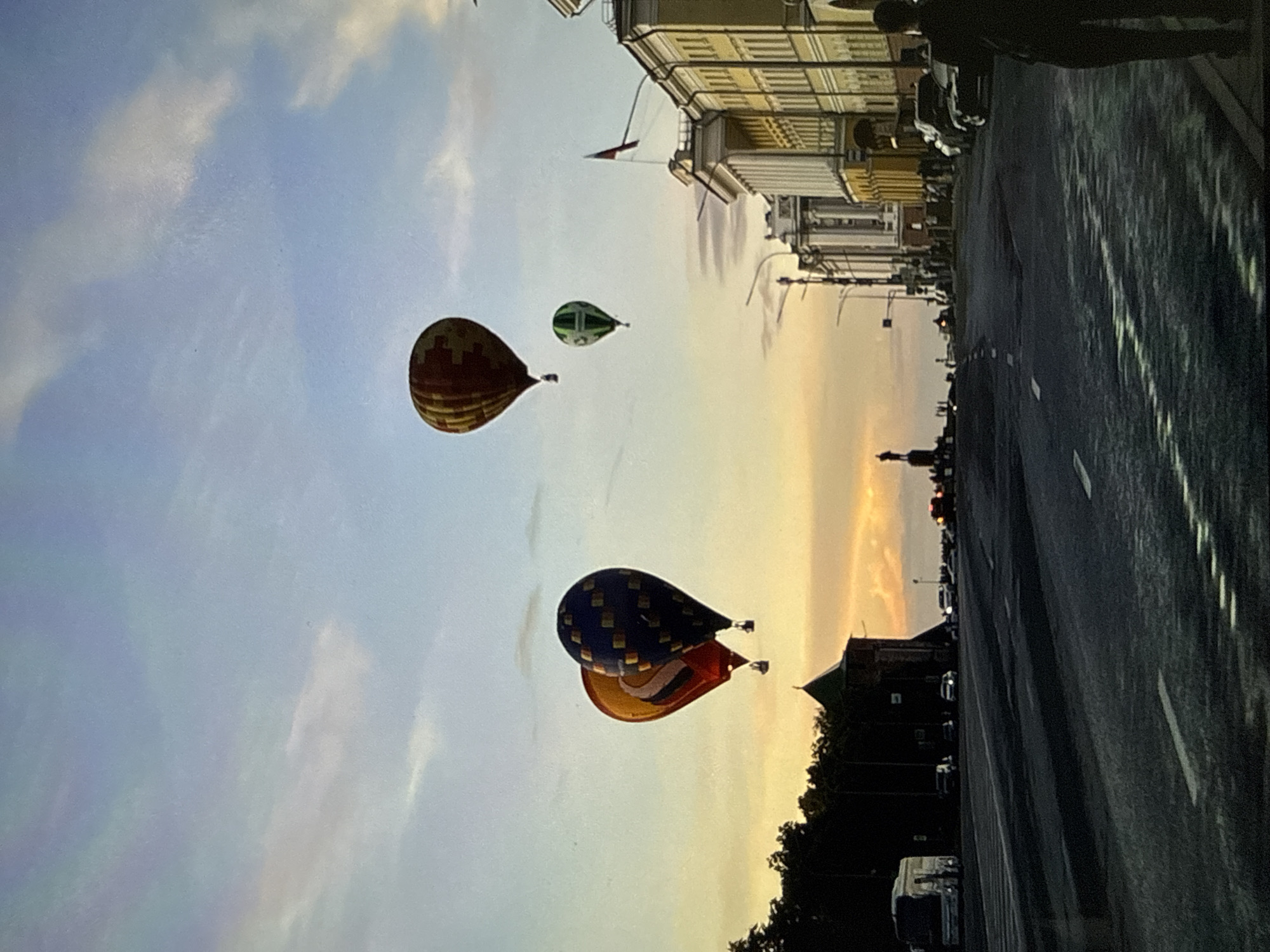 Cats, clouds, and car dealerships in Nizhny Novgorod