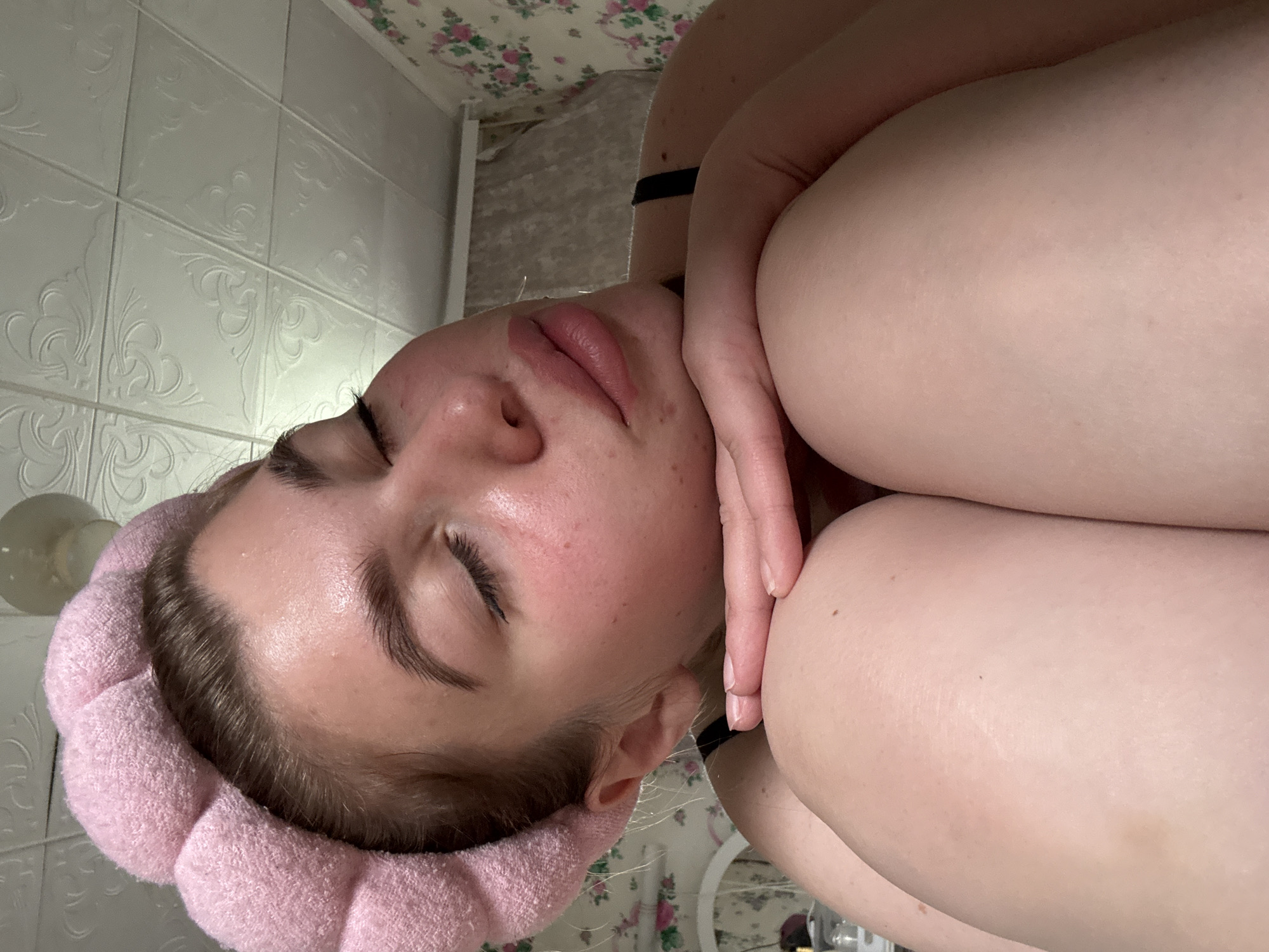Woman with baby observed resting in Мещёры, Russia
