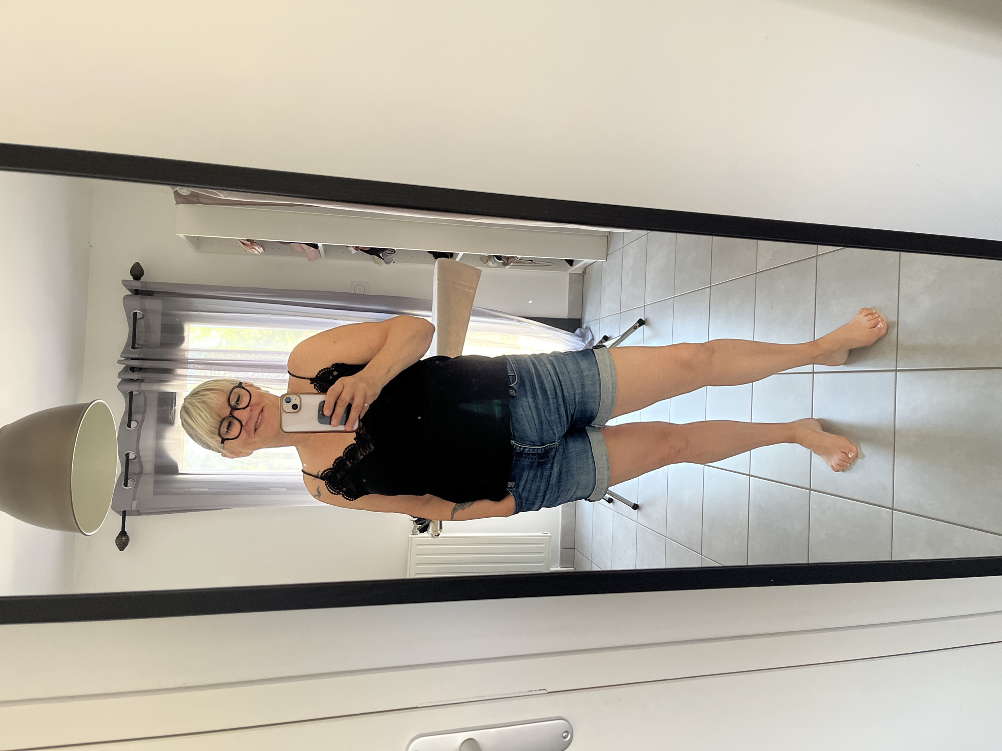 Morning selfies and Pomeranian photos in Chambœuf, France