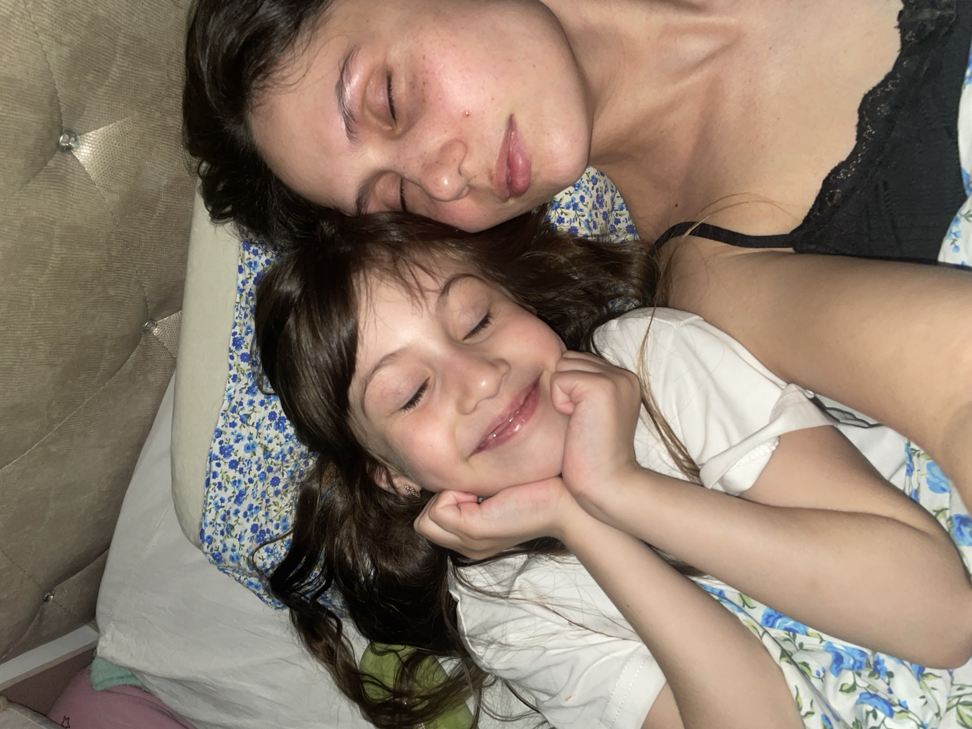 Family moments captured during evening hours in Izhevsk
