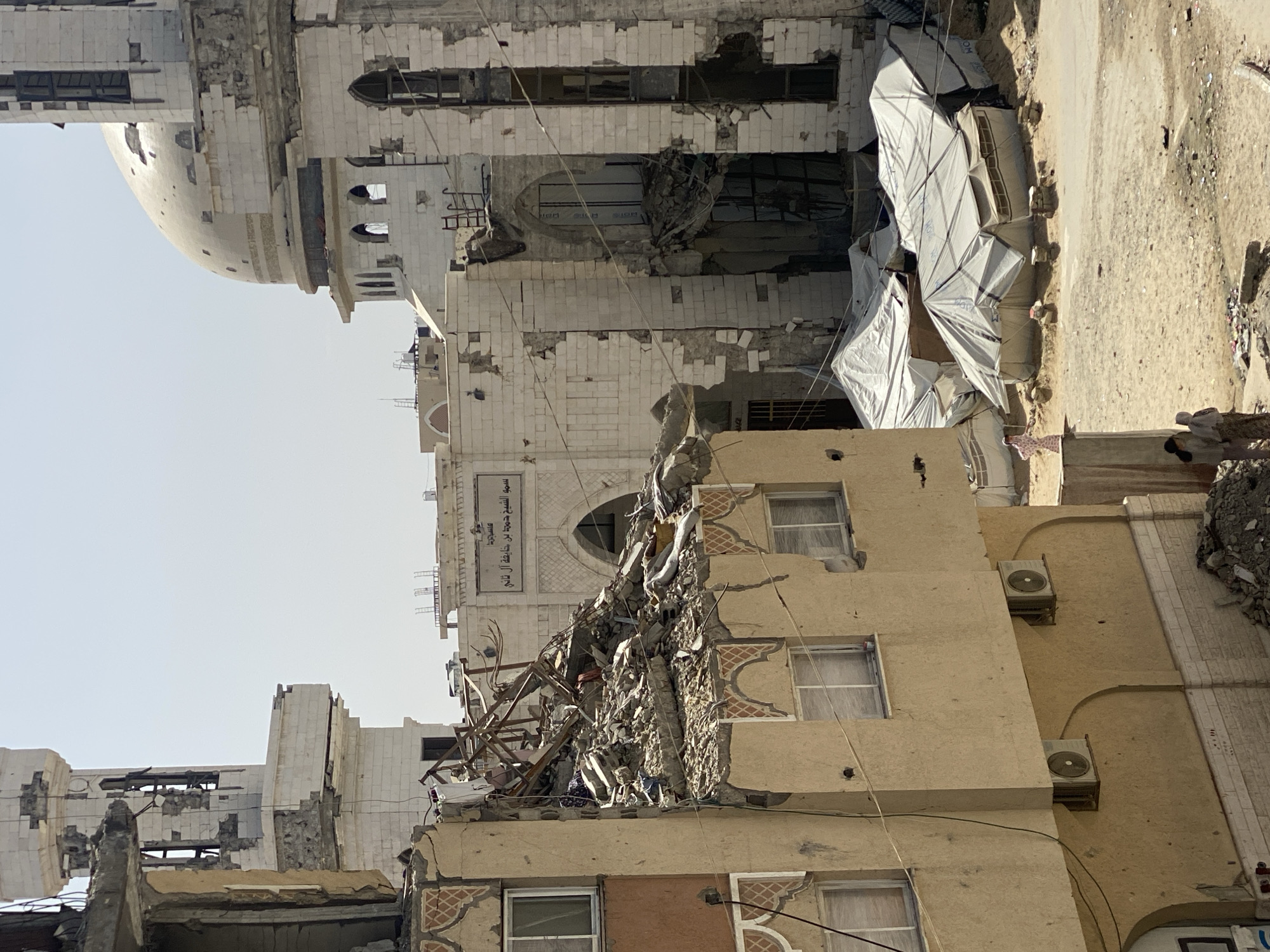 Daily life amid destruction documented in Khan Yunis