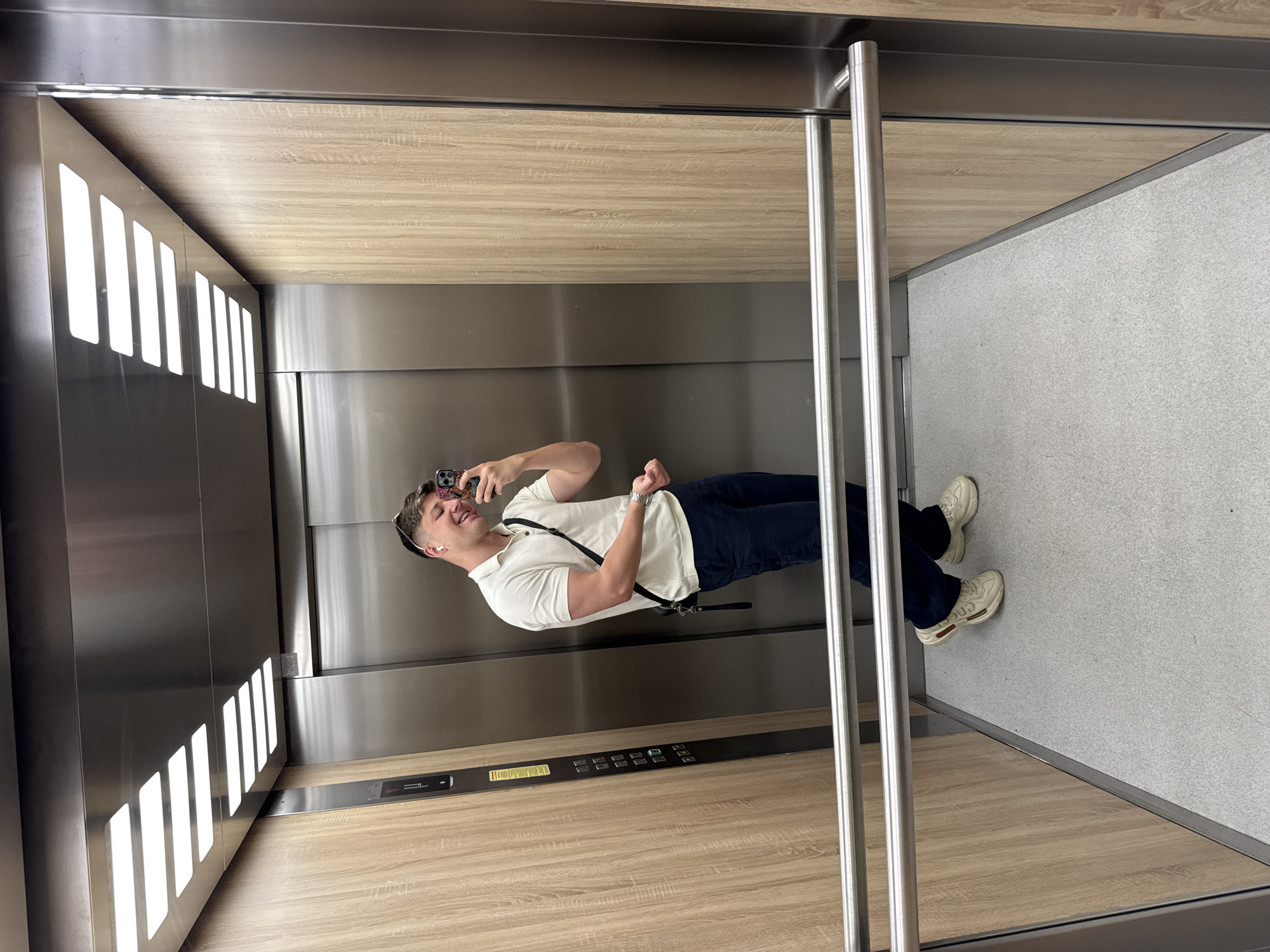 Man takes elevator selfies during afternoon in Plovdiv