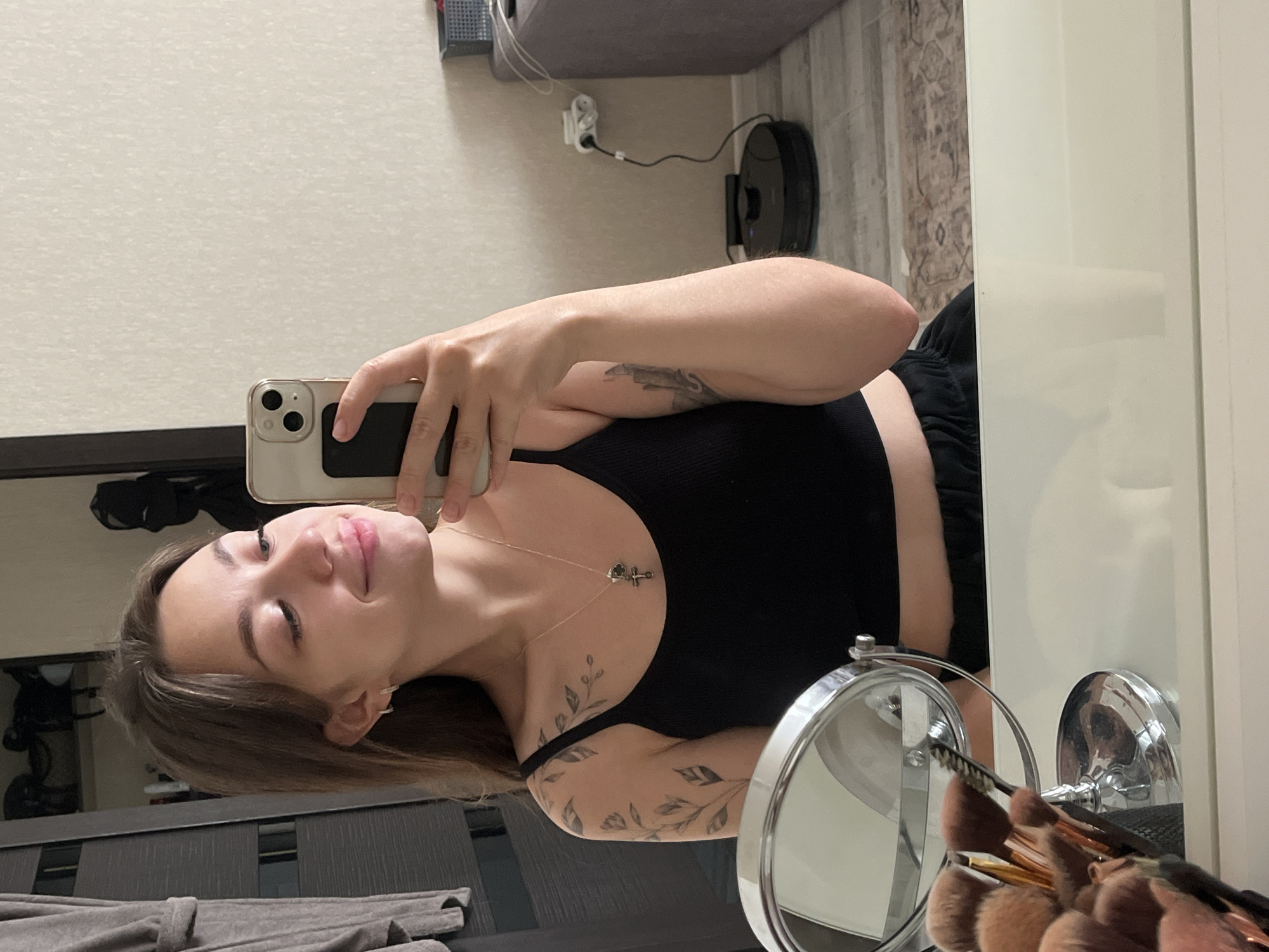 Mirror selfie session in a Chaikovsky bedroom, July 2026