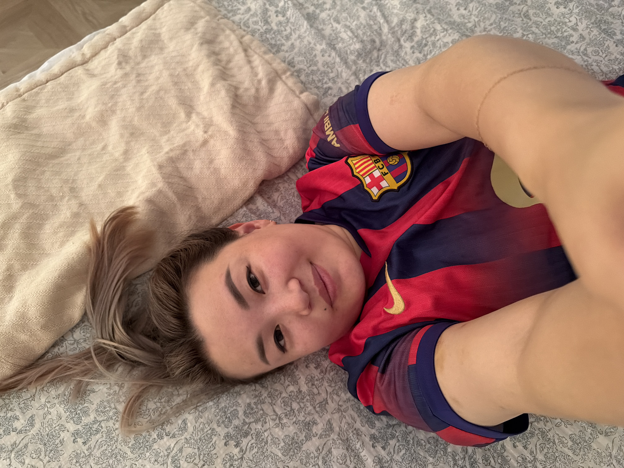 Barcelona kit, bedroom selfies, and Astana streets