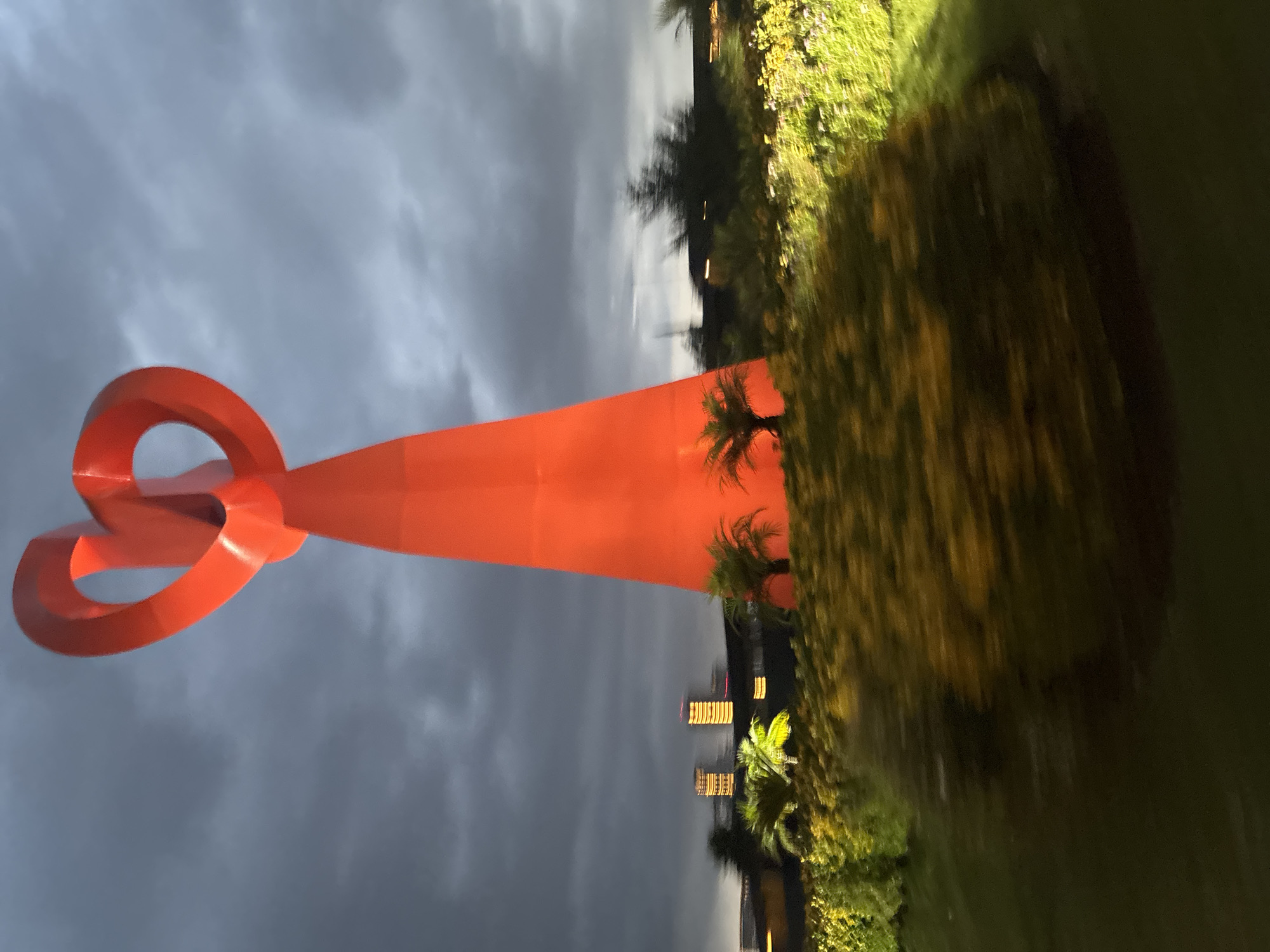 Orange geometric sculpture spotted in Huixquilucan de Degollado