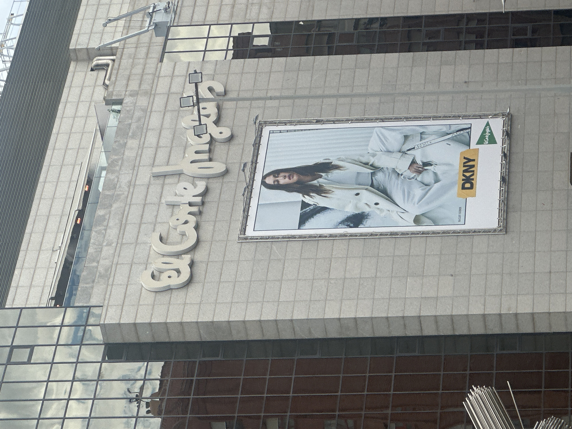 Street scenes documented around El Corte Inglés in Alicante