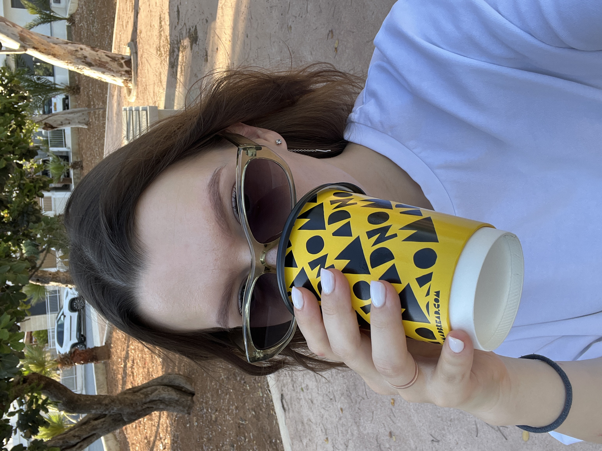 Afternoon life captured across Limassol: selfies, cats, basketball, cafes