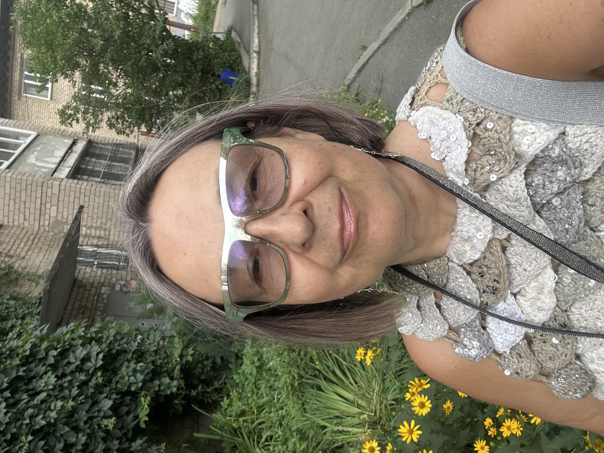 Park selfies, a lounging cat, and a quiet morning out