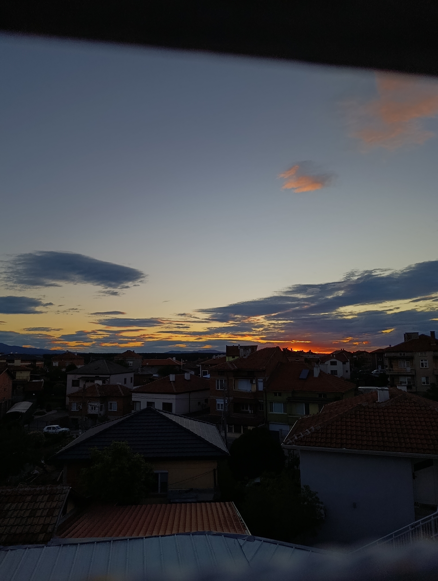 Sunset documented over Svilengrad rooftops in southeastern Bulgaria