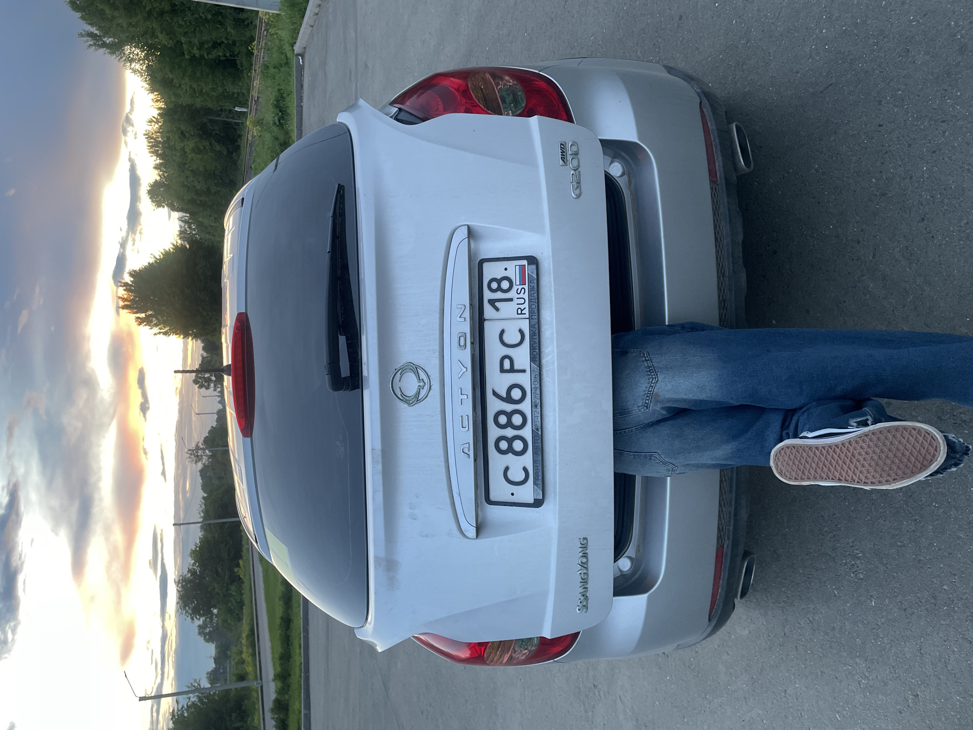 Couple documents evening car trip in Votkinsk, Russia