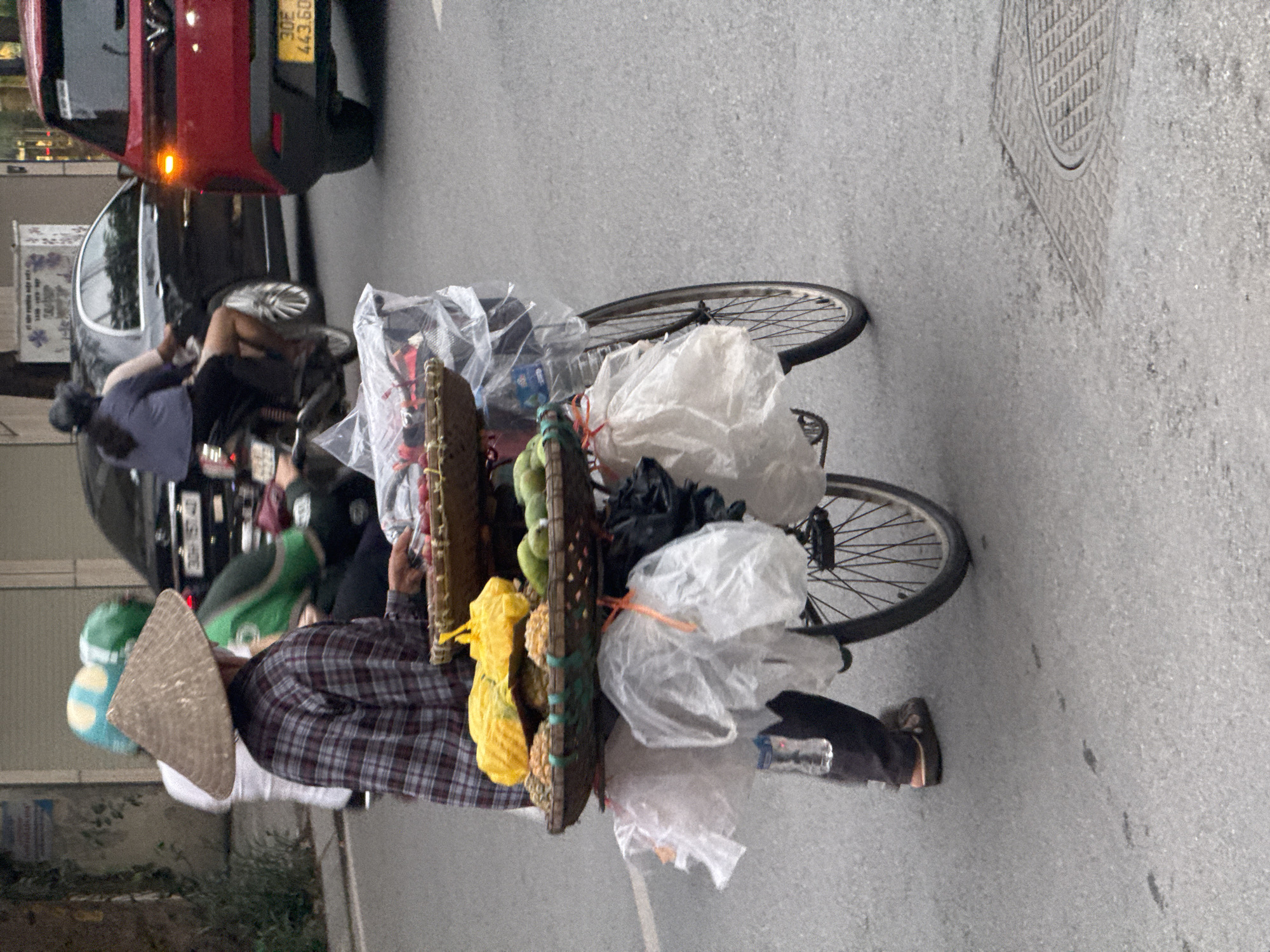 Saturday morning life documented across Hà Nội's streets and shops