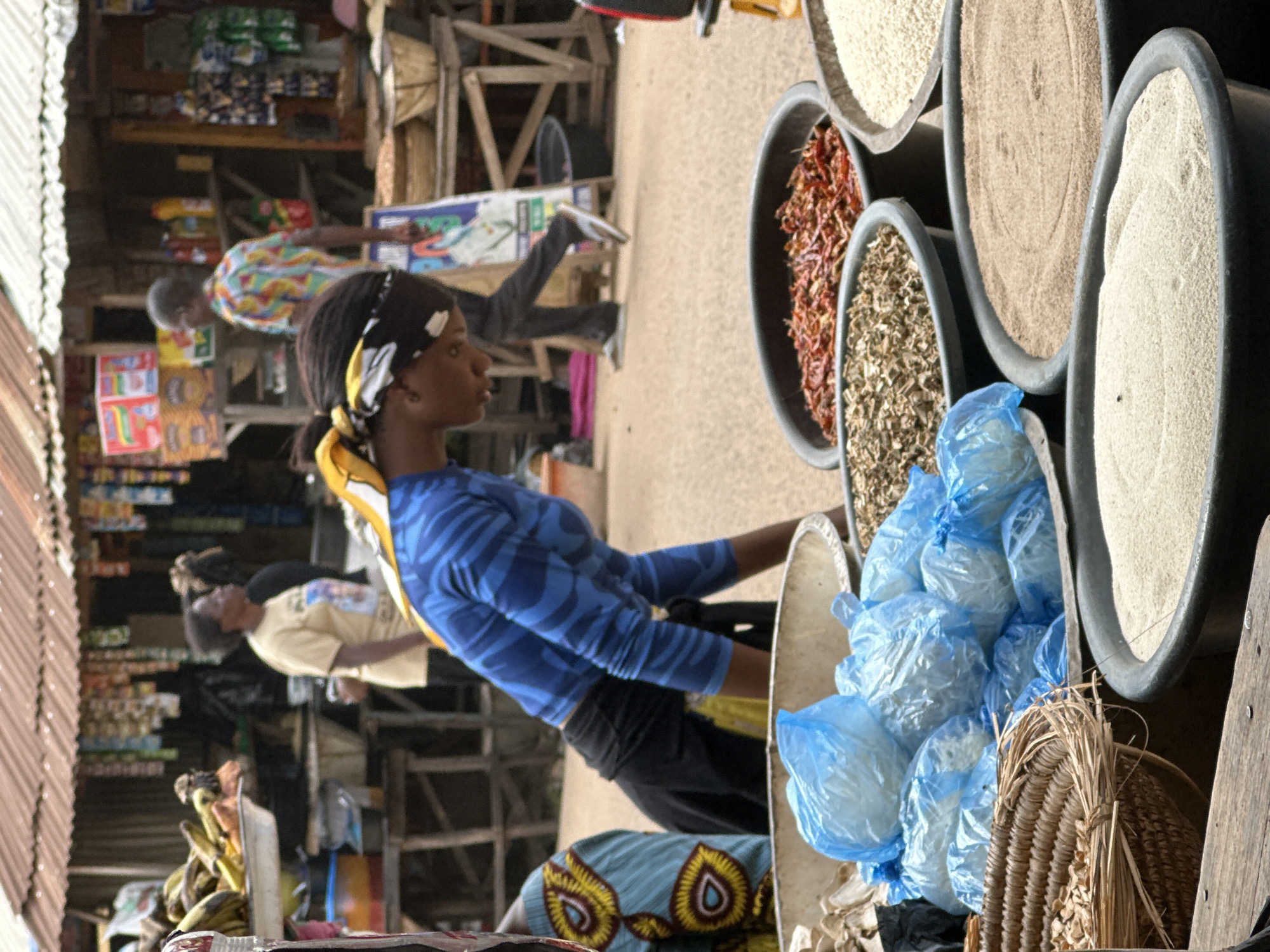 Narayi market day: street trade and neighborhood life in motion