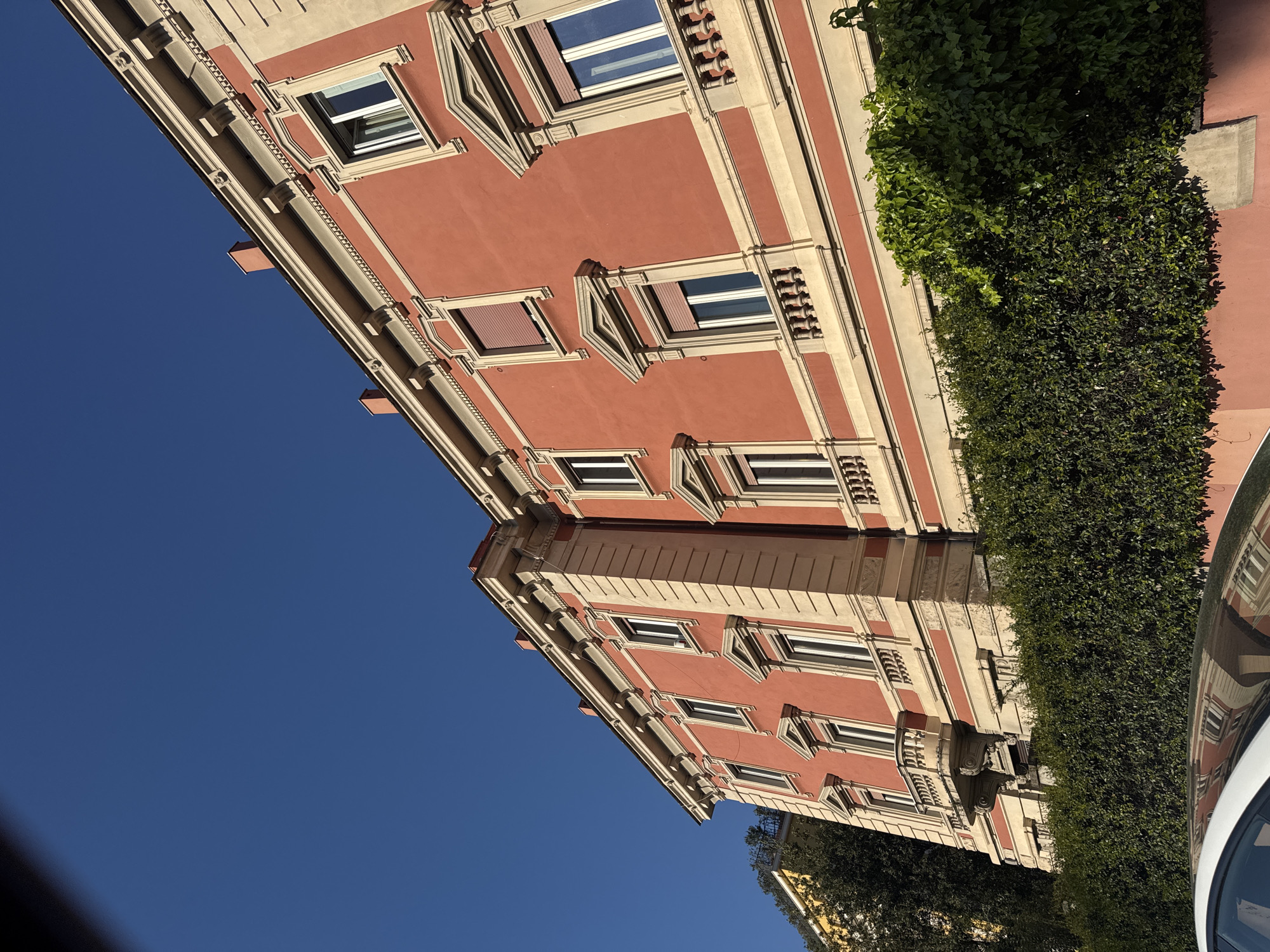 Witness documents Rome's architectural mix from buildings to street art