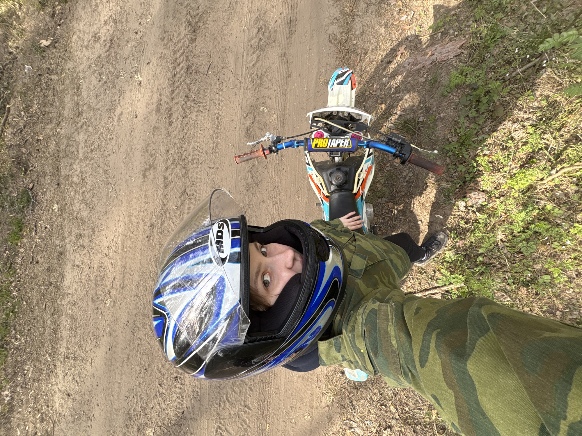 Motorcyclist with dirt bike spotted on Kirovsk path
