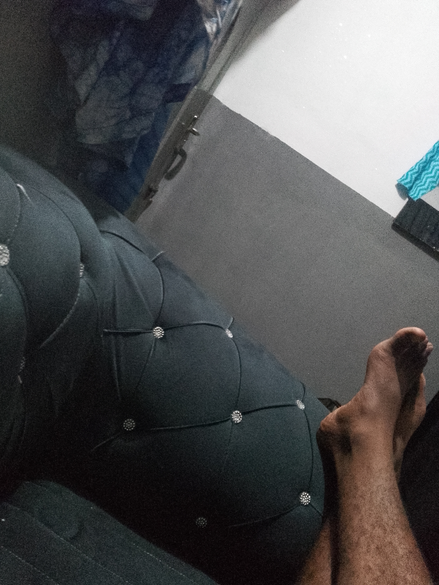 Nigerian resident documents home electronics and furniture over one hour