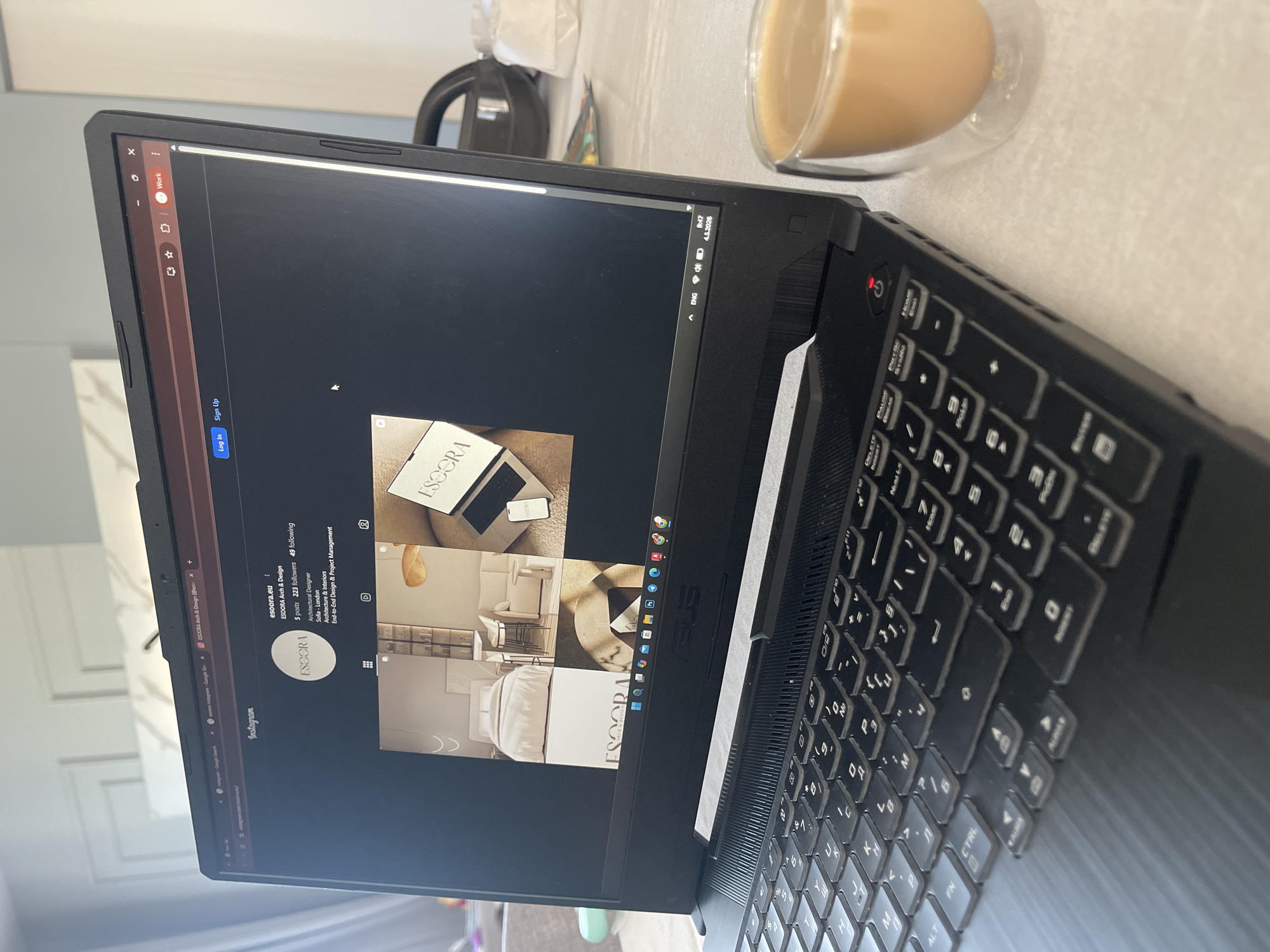 Morning routine: browsing design content while making cheese toast