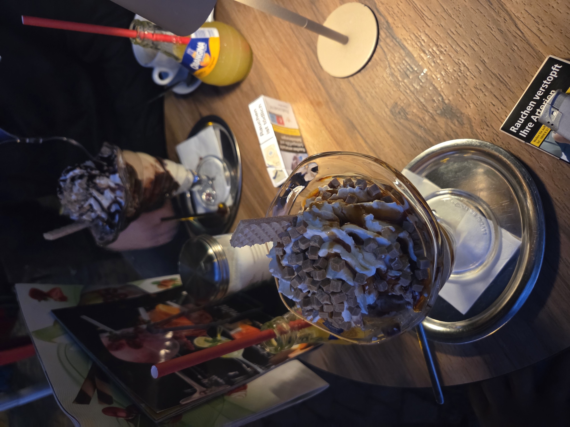 Evening leisure captured: desserts and amusement fair in Darmstadt