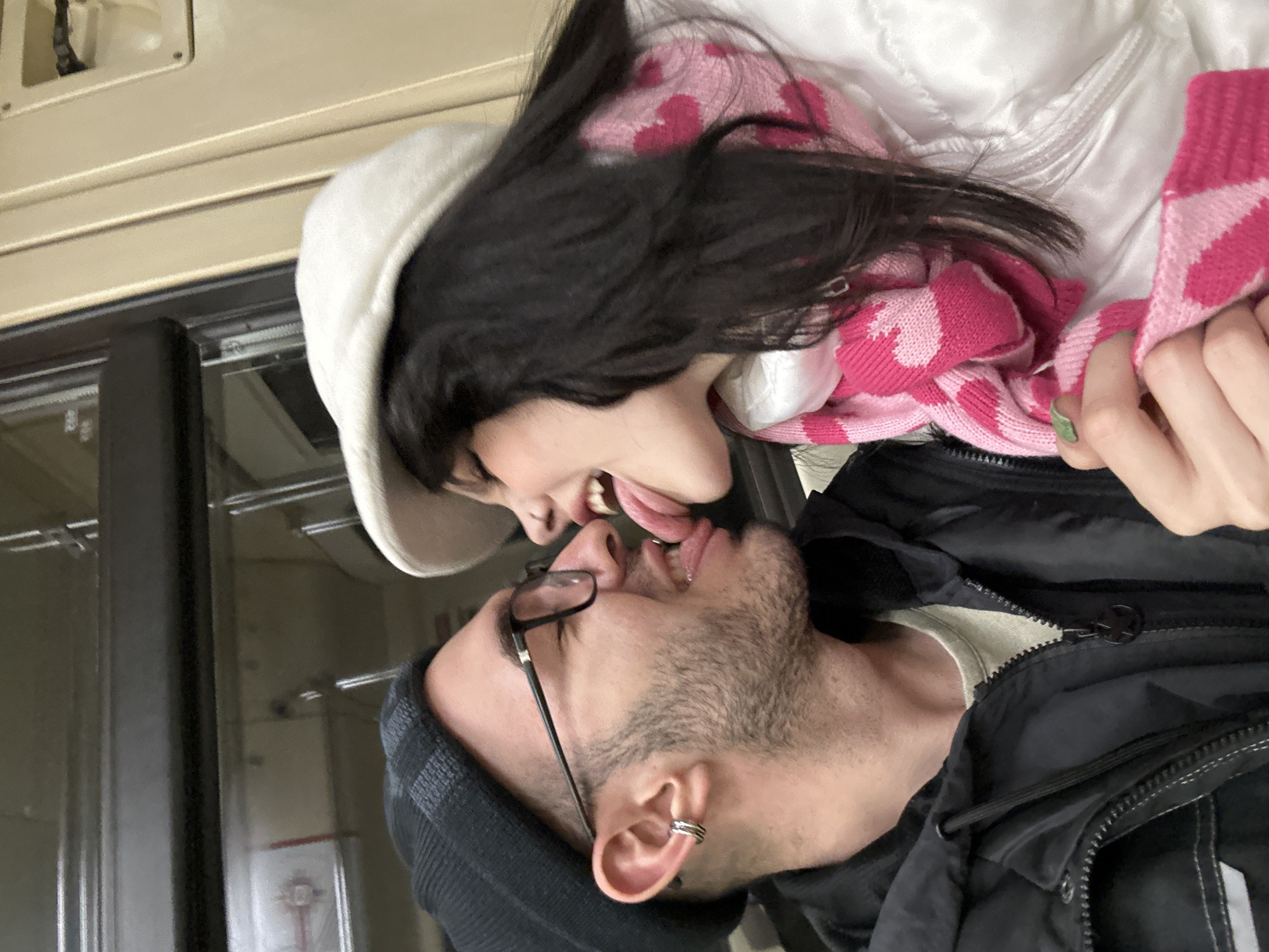 Personal moments captured in Kommunarka: subway kiss, artistic nails