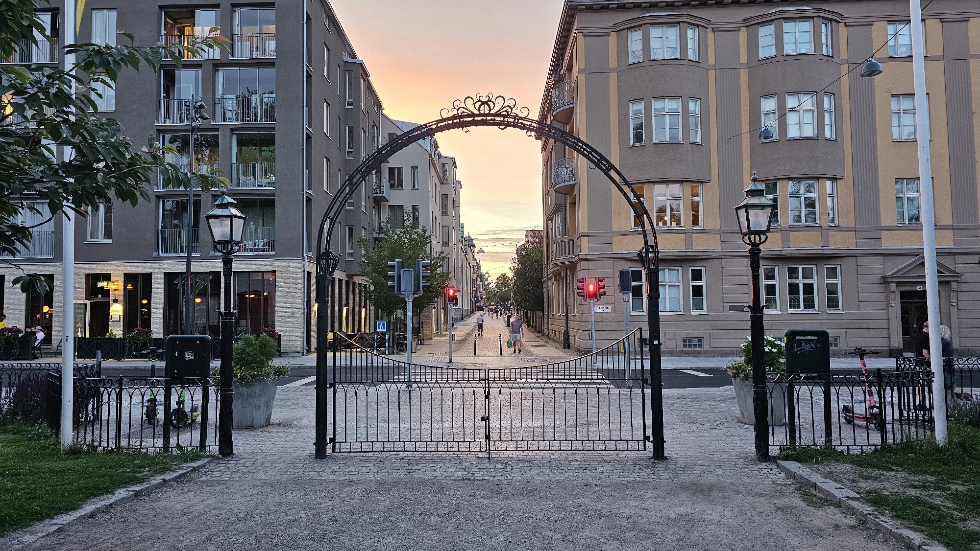 Midsummer evening stroll through Linköping's parks and streets