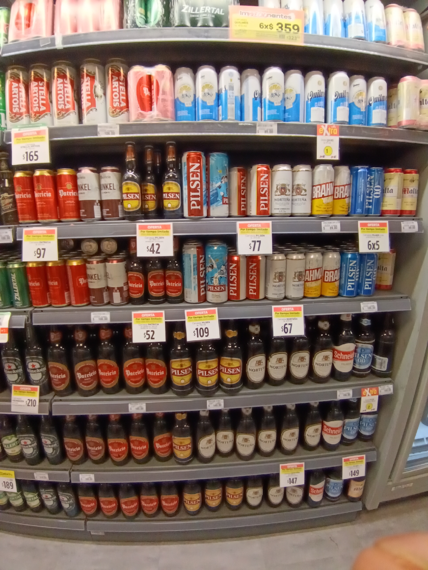 Late night grocery shopping documented in Montevideo supermarket