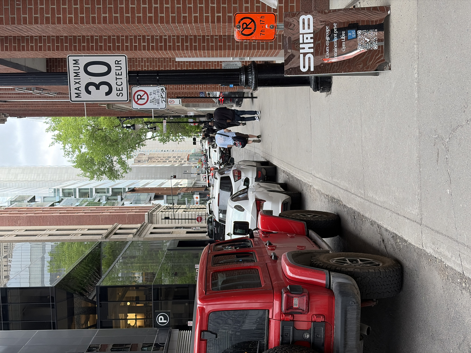 Evening walk documented around Hotel Humaniti Montreal downtown area