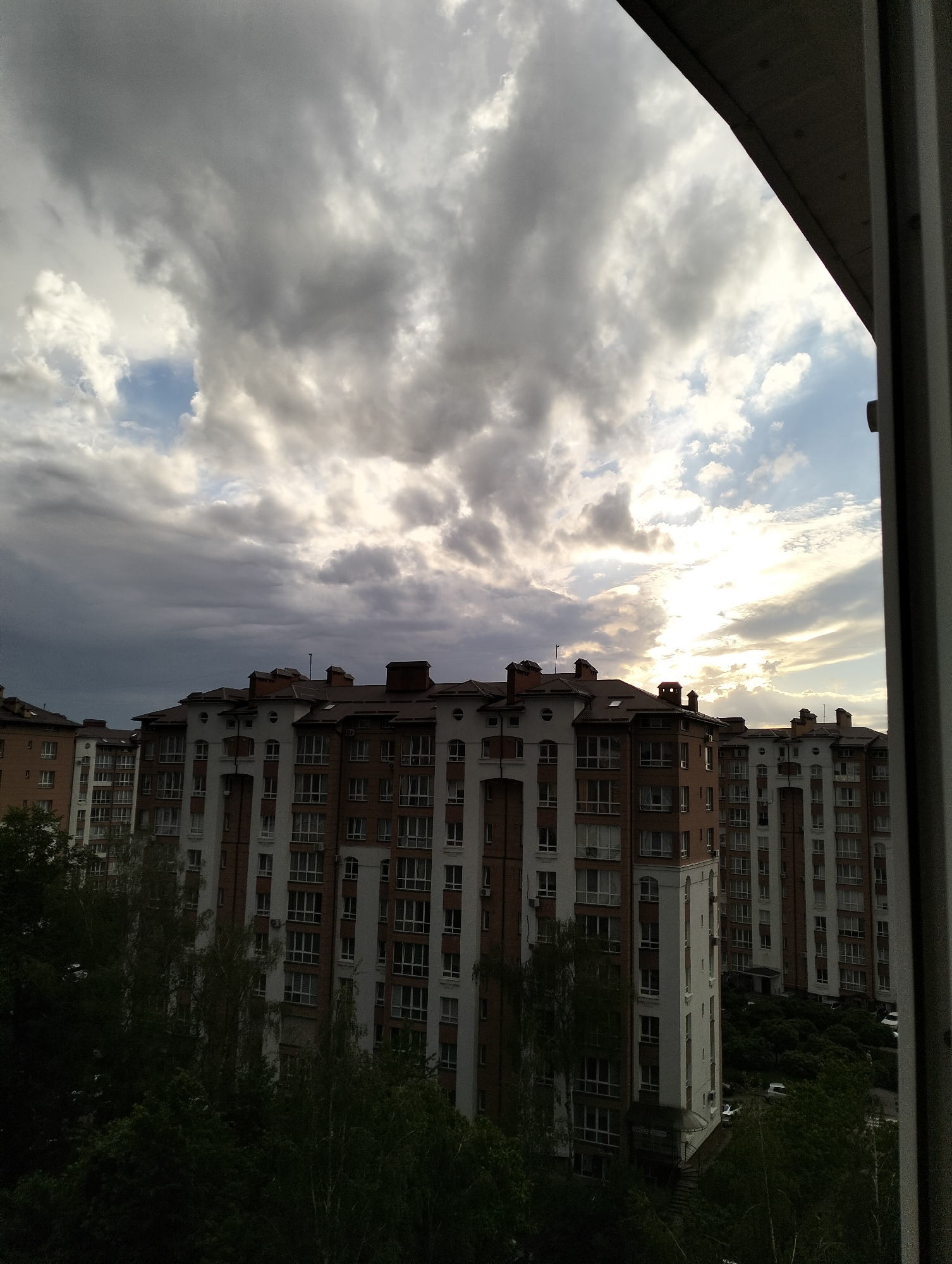 Resident documents quiet afternoon moments in Krykhivtsi, Ukraine