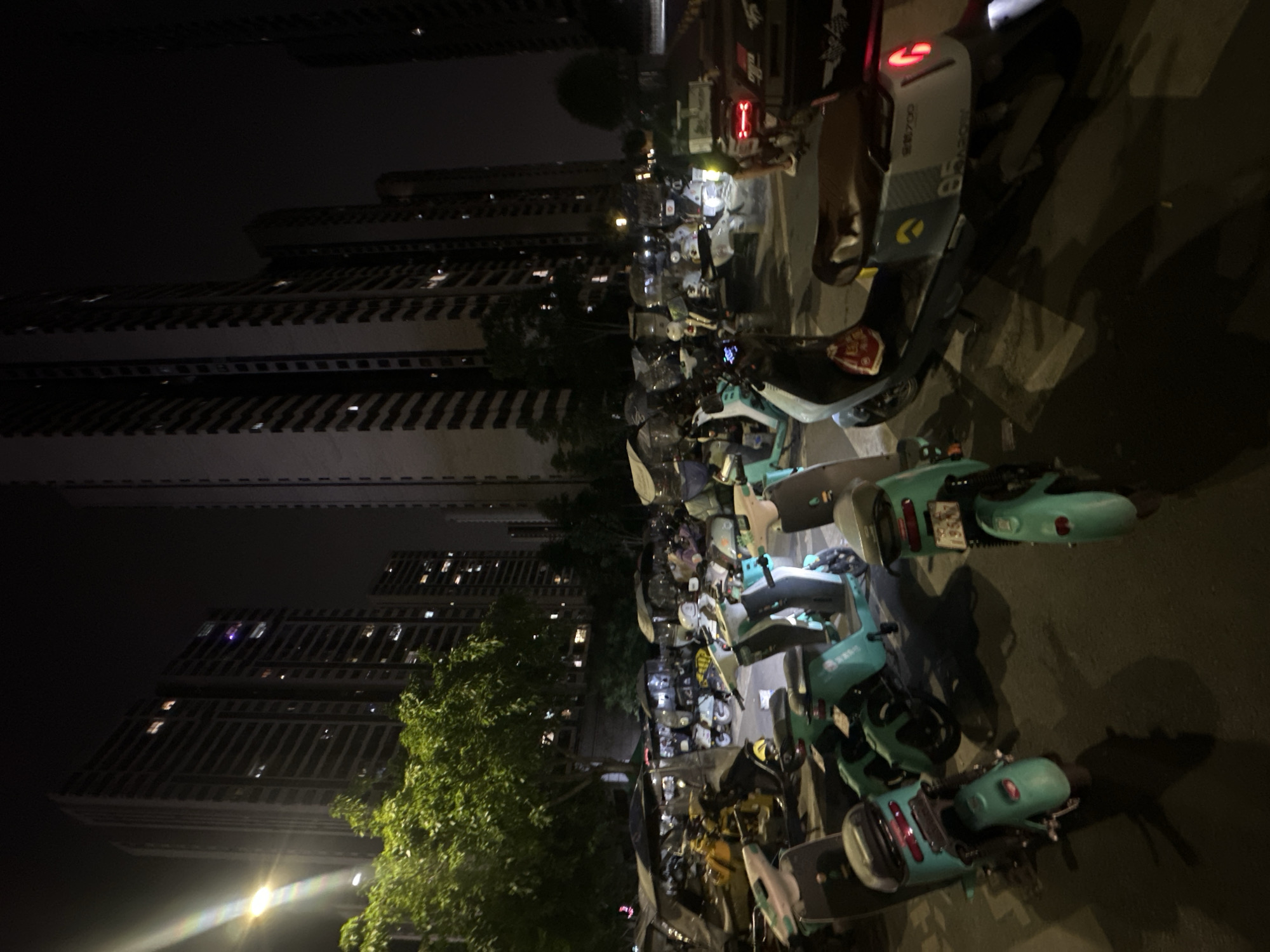 Nighttime urban scenes documented in Chongqing High-tech Zone