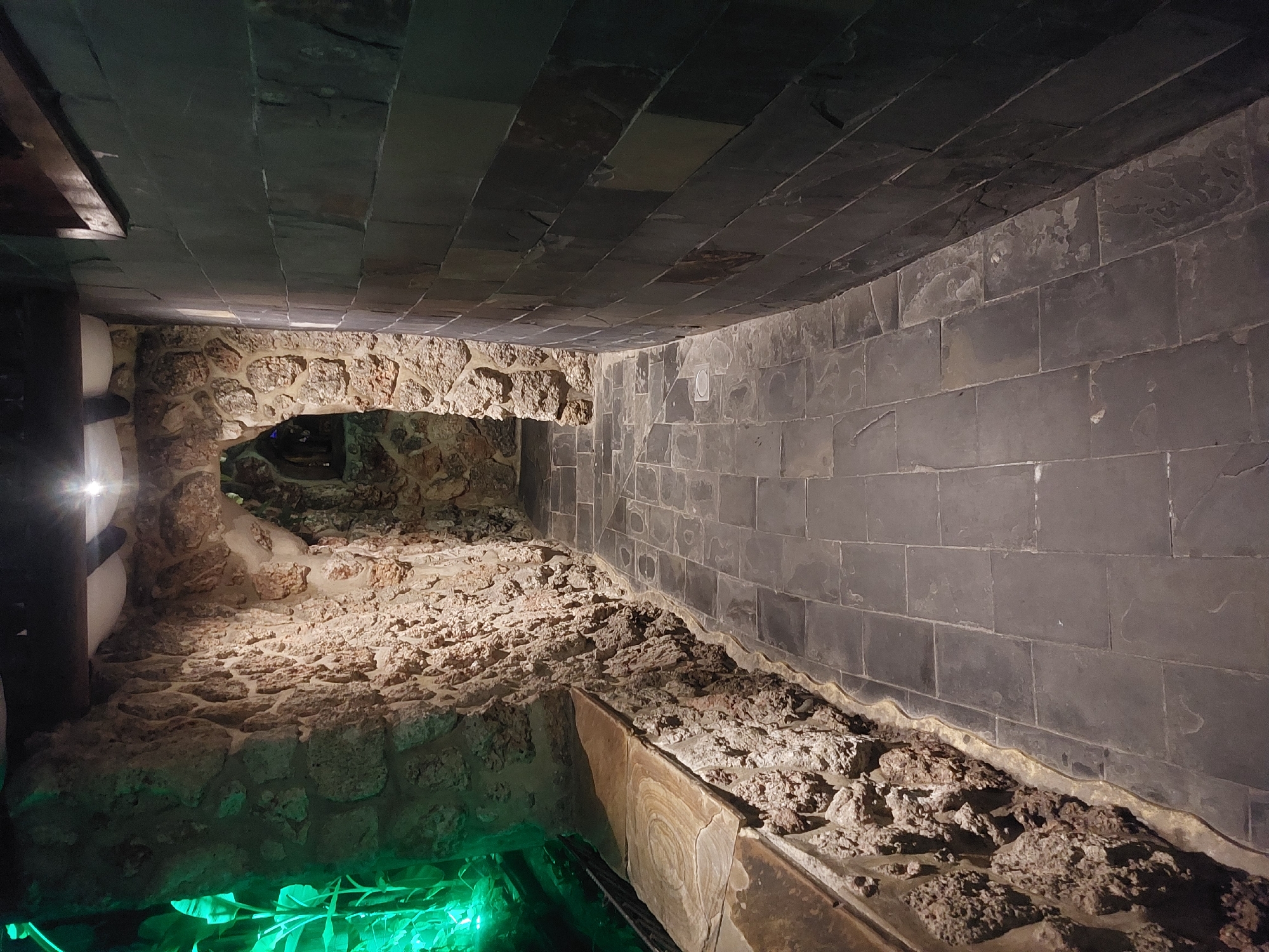 Evening documentation of underground chamber and bar venues in Dar es-Salaam
