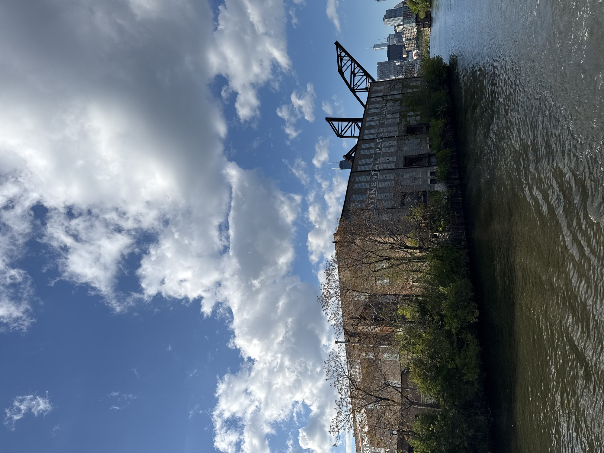 Evening photo walk captures Chicago River architecture and skyline