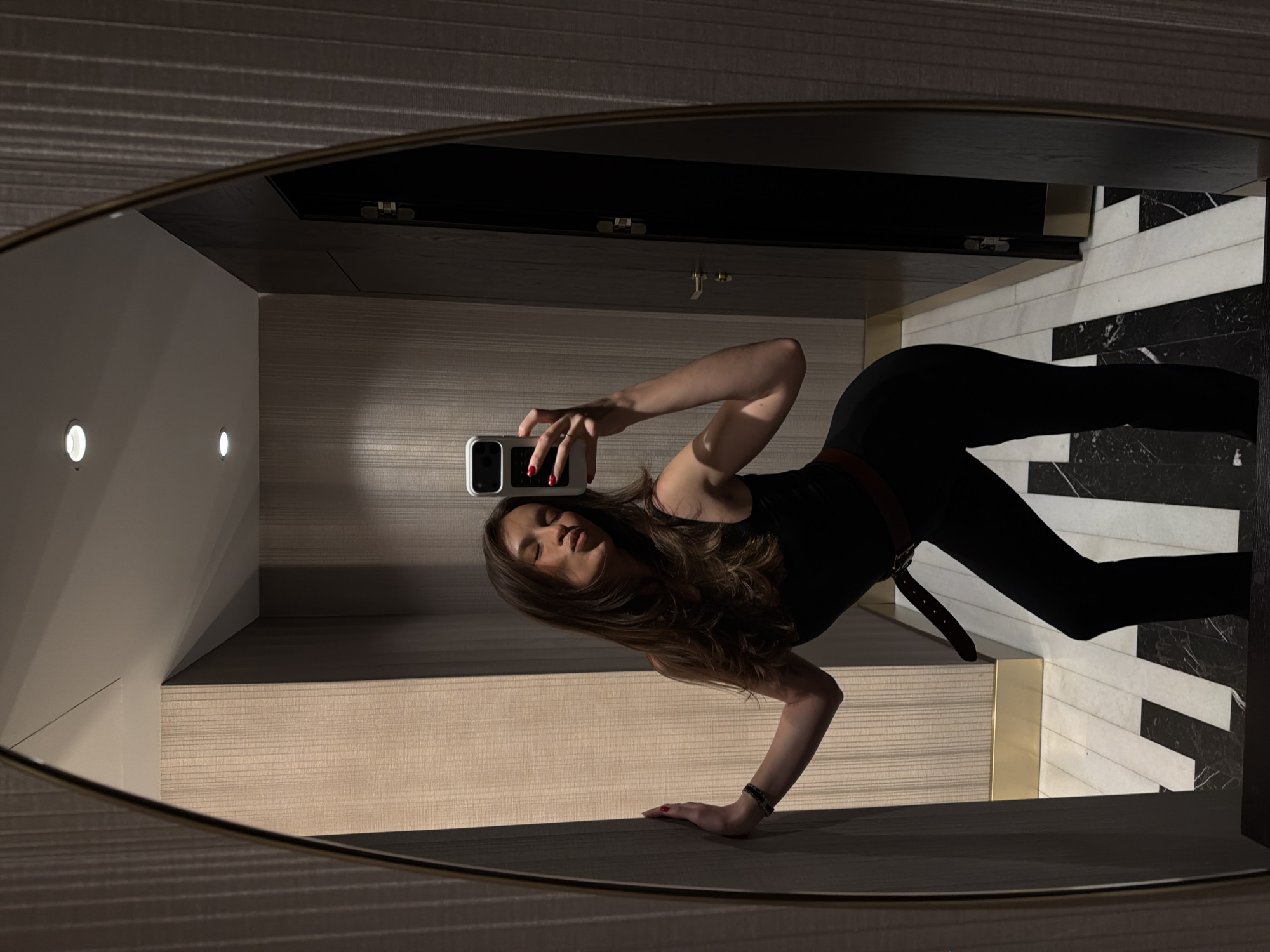 Woman documents evening out with selfies in Budva