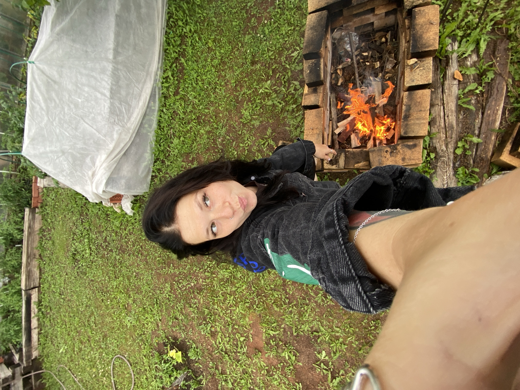 Backyard fire pit day in Фоки, Russia